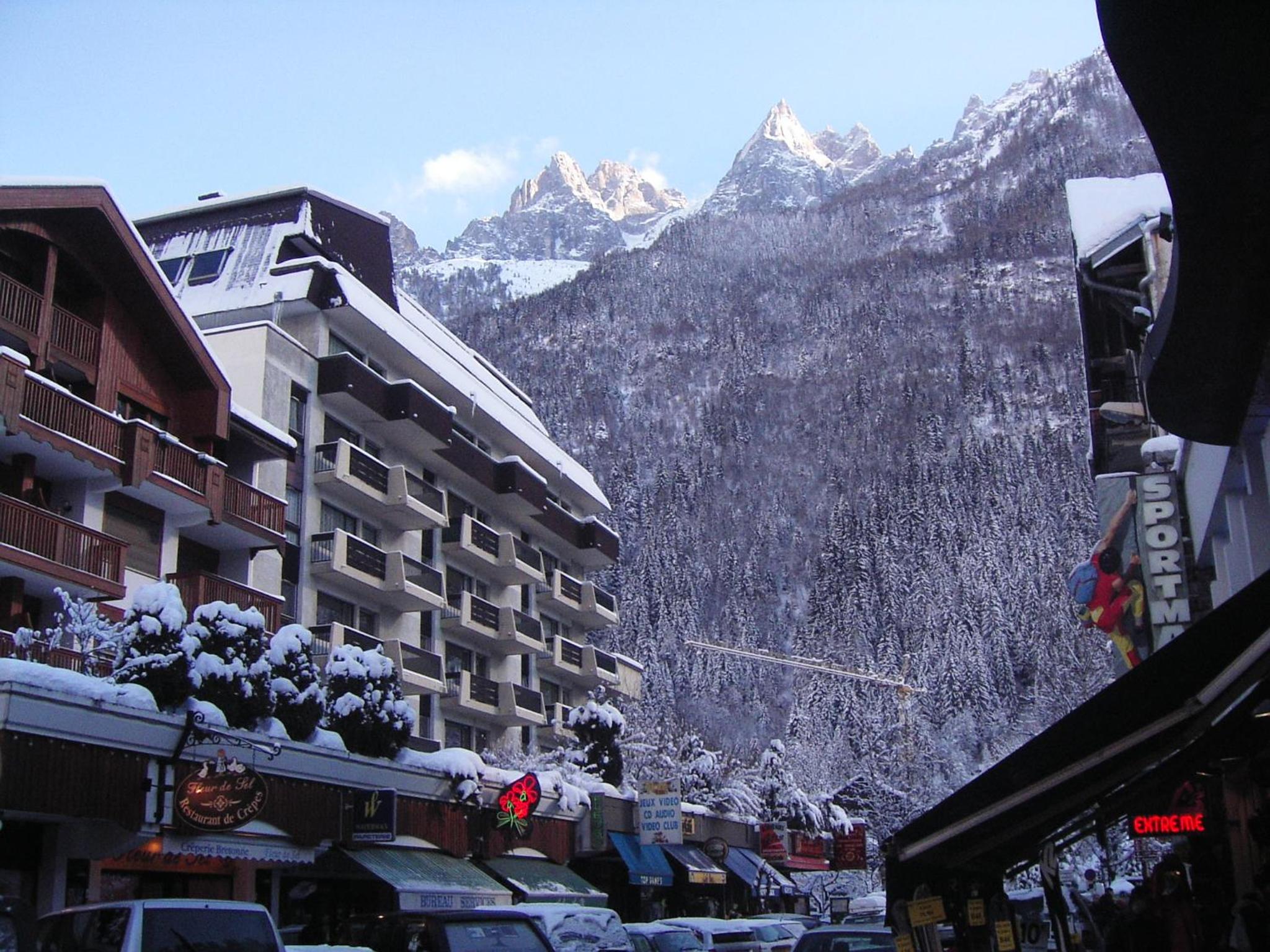 Chamonix Central Panoramic Apartment & Private Sauna