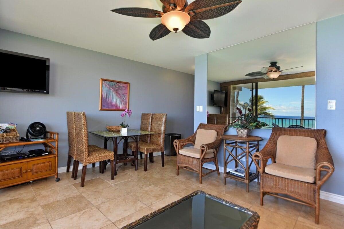 Paki Maui 207 · PM 207 BeachFront 1BD w Ocean View