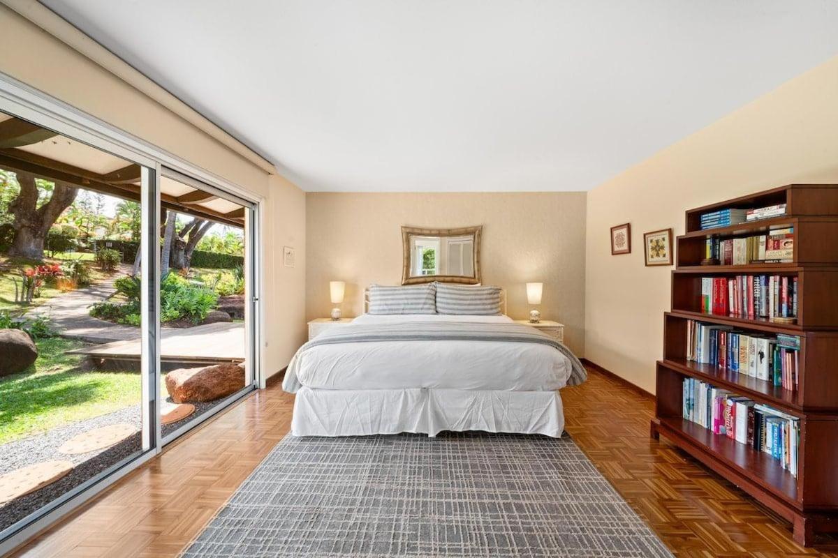 Hale Kalapu · Large Home 180° Ocean Views Walk2Beach Hale Kalapu