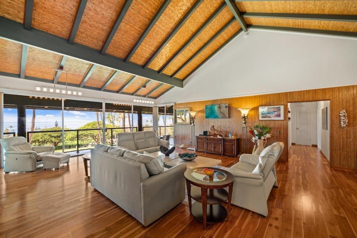 Hale Kalapu · Large Home 180° Ocean Views Walk2Beach Hale Kalapu
