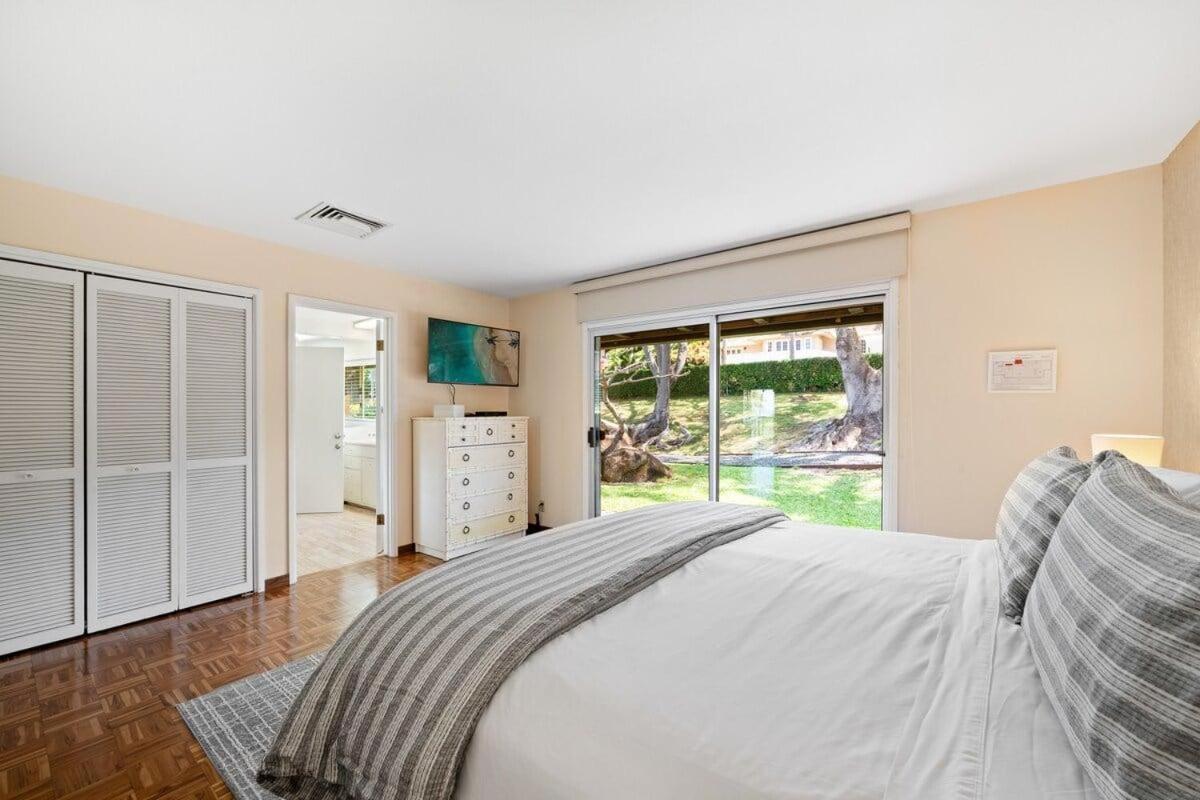 Hale Kalapu · Large Home 180° Ocean Views Walk2Beach Hale Kalapu