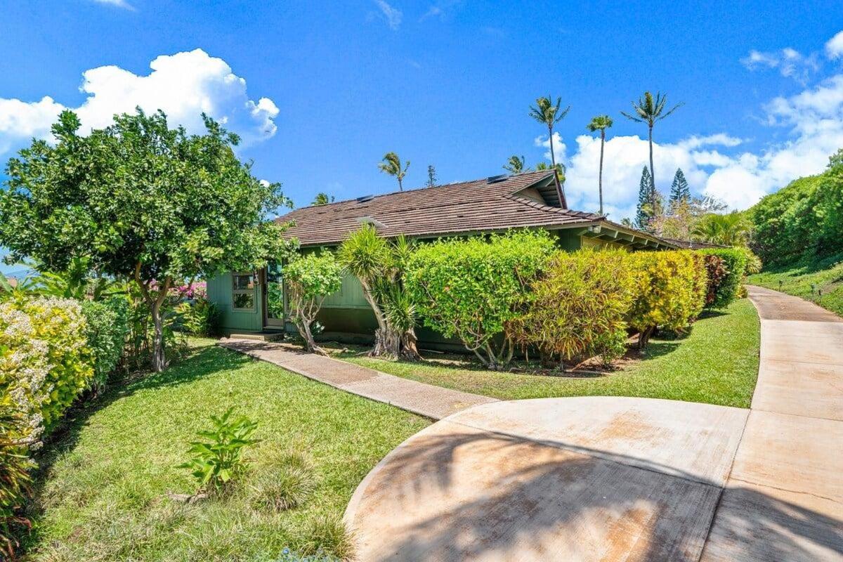 International Colony Club 43 · ICC 43 Spacious 2BD Cottage Walk