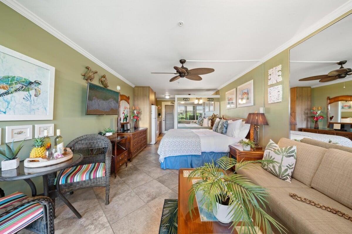 Napili Bay 210 · NB 210 Napili Bay Studio with Direct Ocean View
