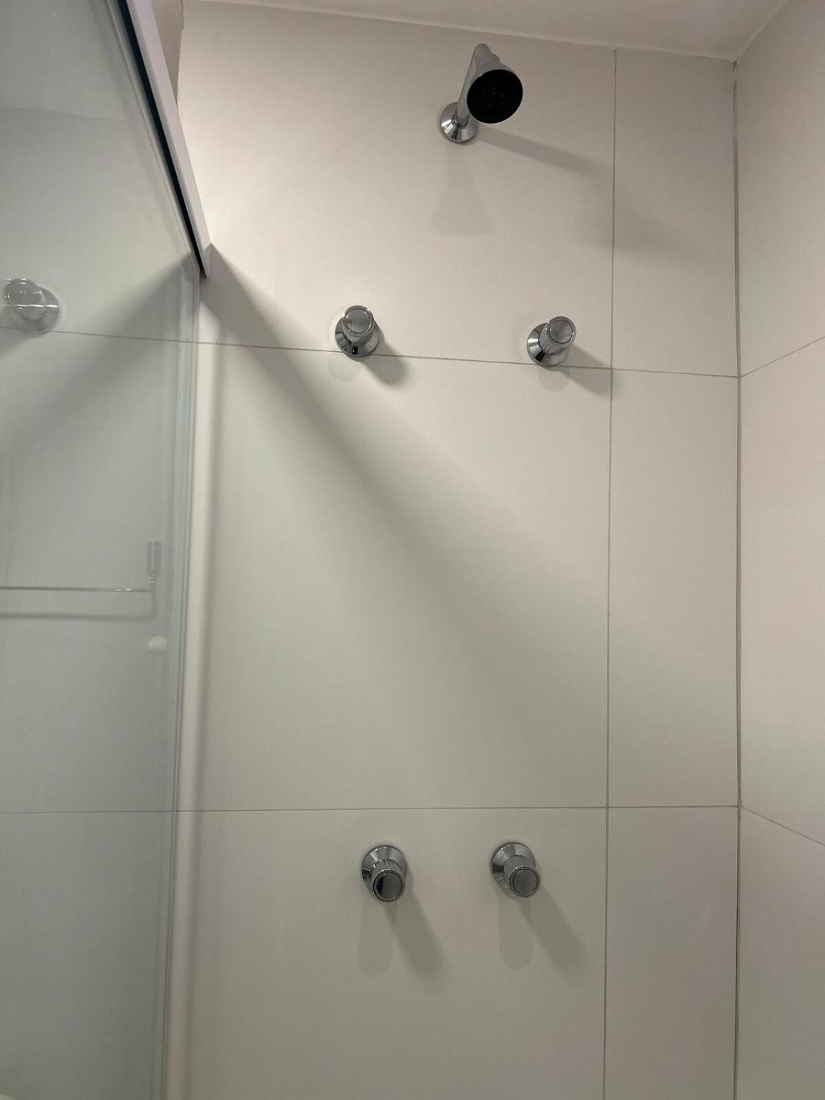 Seu apartamento a passos da PUC-RS e Hosp São Lucas com Vaga Grátis, Piscina, WI-FI