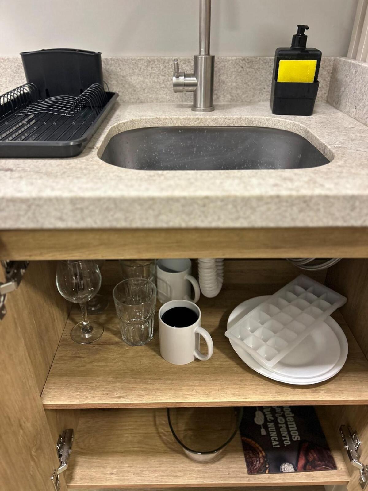 Seu apartamento a passos da PUC-RS e Hosp São Lucas com Vaga Grátis, Piscina, WI-FI