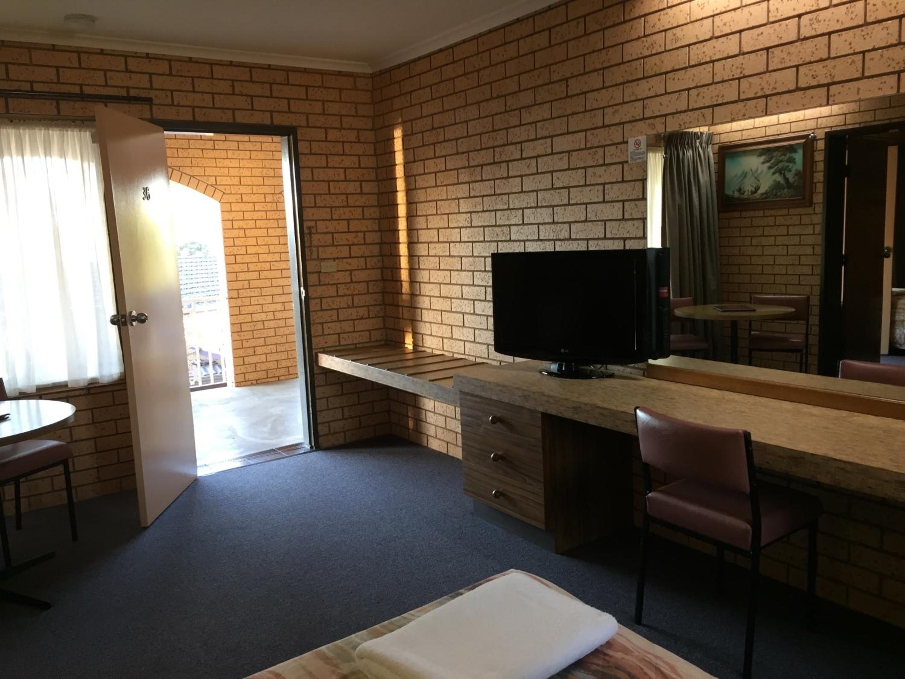 Lakeview Motel