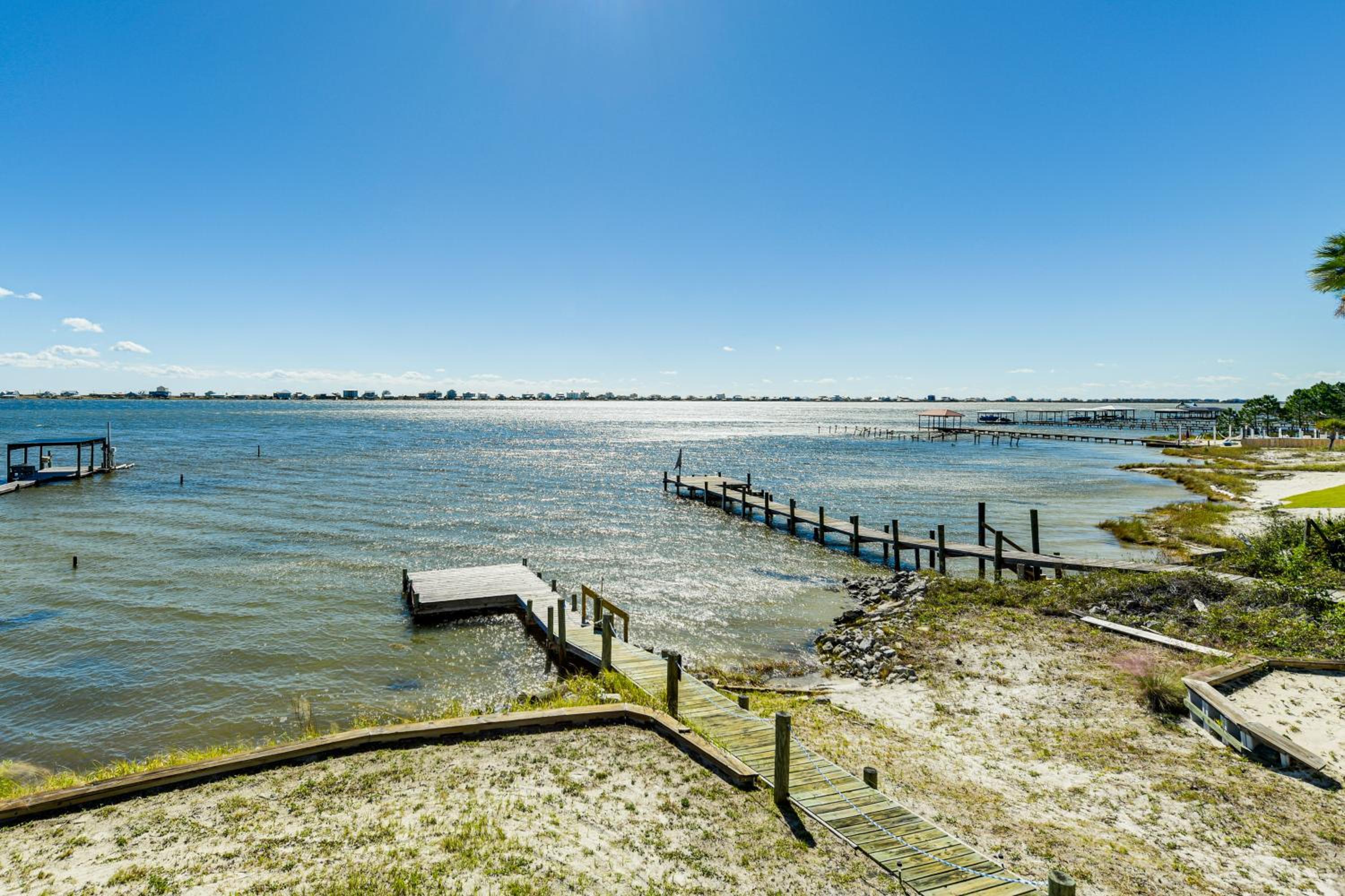 Gulf Shores Gem with Beachfront Patio and Sunset Pier!
