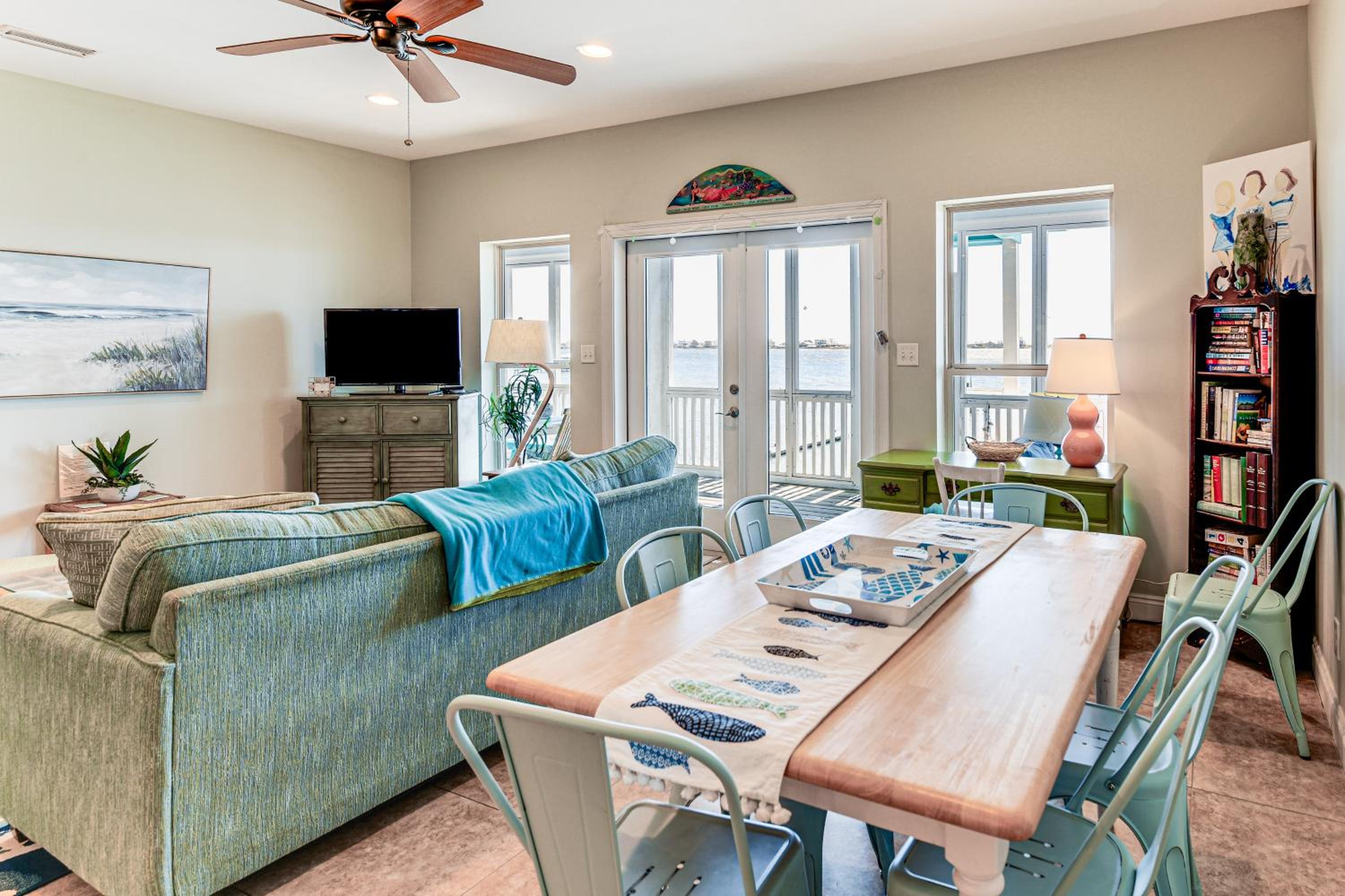 Gulf Shores Gem with Beachfront Patio and Sunset Pier!