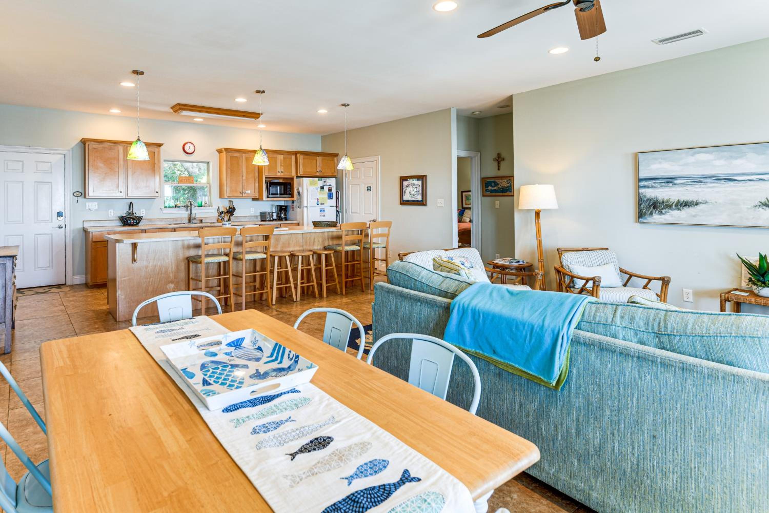 Gulf Shores Gem with Beachfront Patio and Sunset Pier!