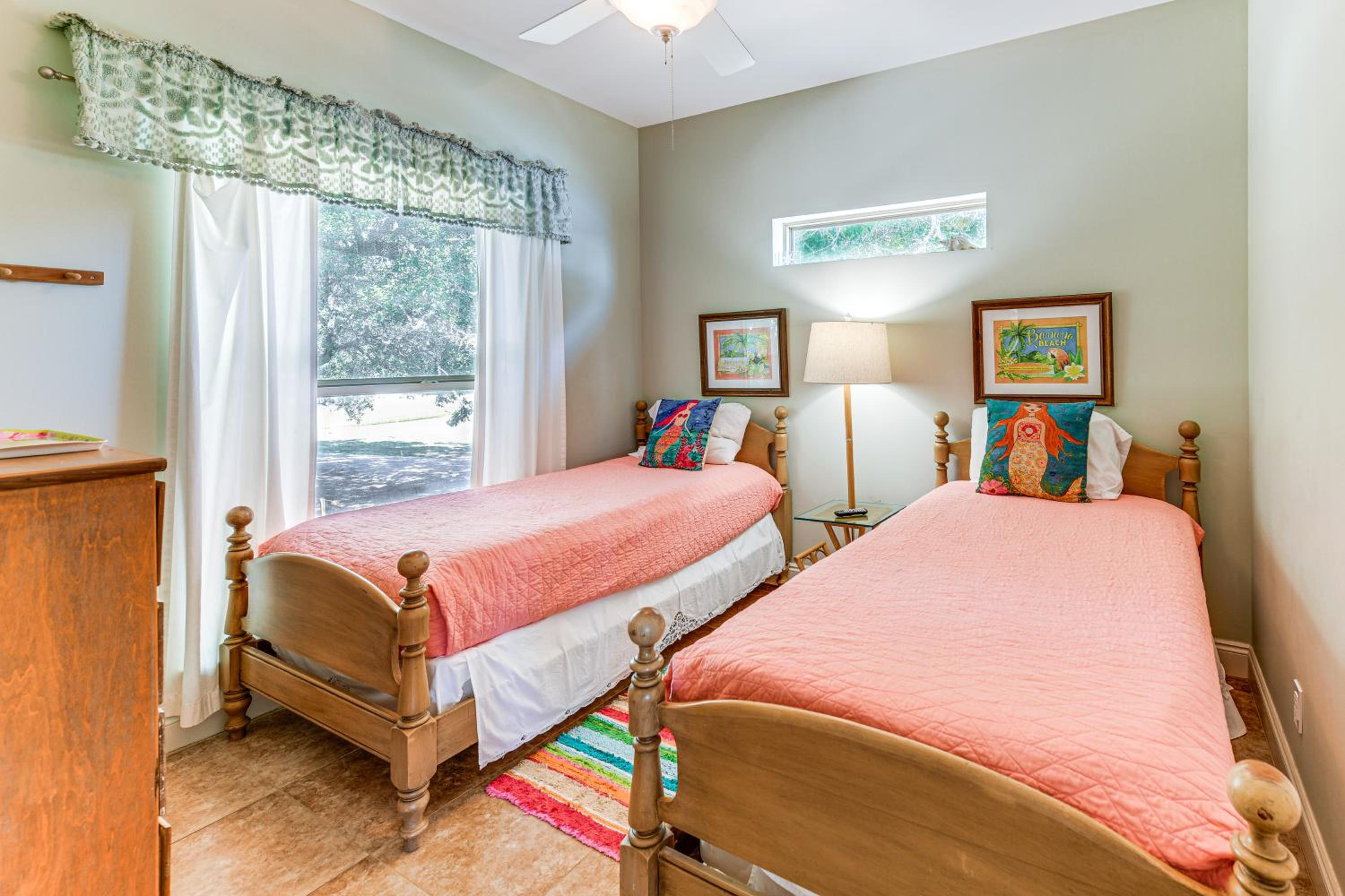 Gulf Shores Gem with Beachfront Patio and Sunset Pier!
