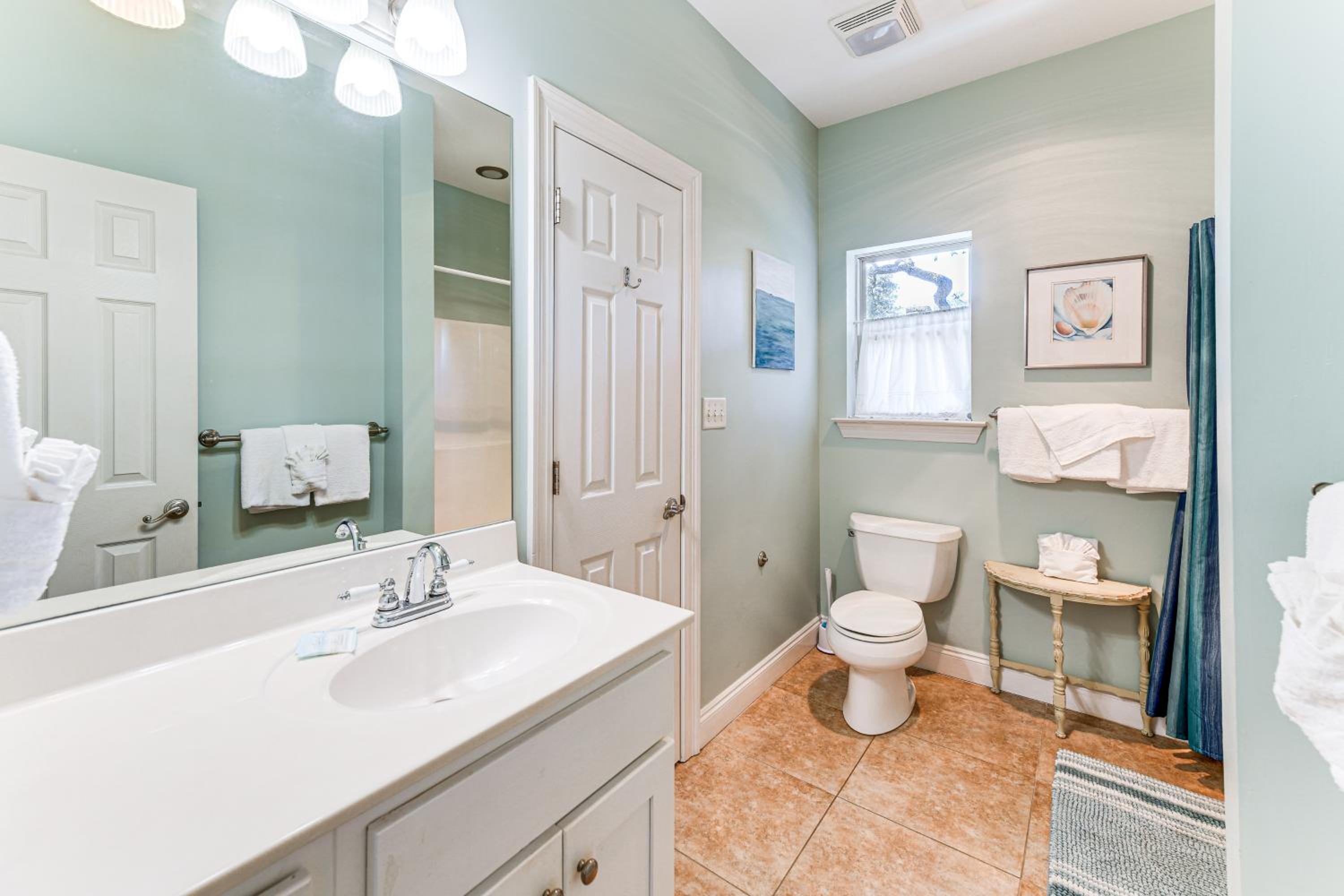 Gulf Shores Gem with Beachfront Patio and Sunset Pier!