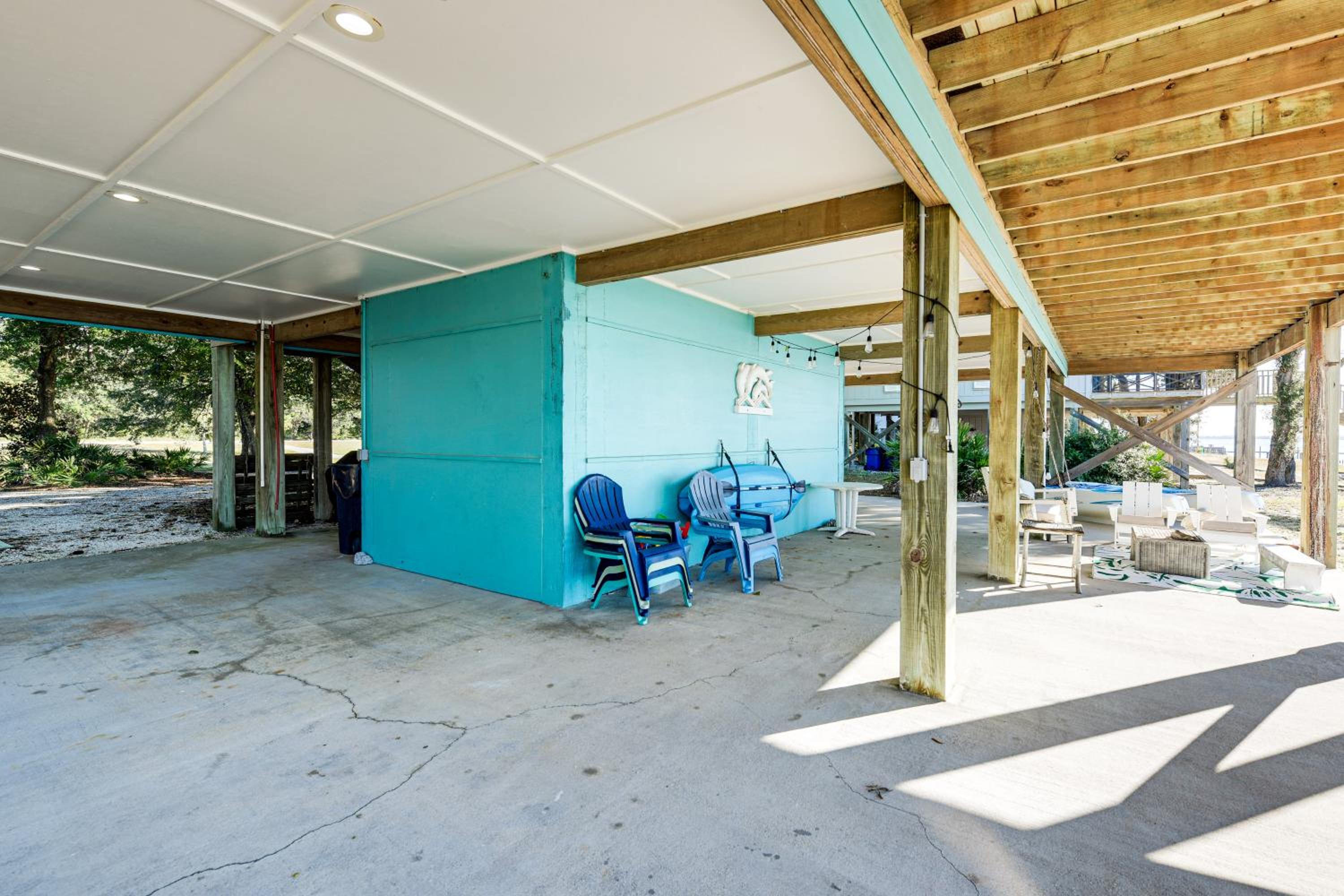 Gulf Shores Gem with Beachfront Patio and Sunset Pier!
