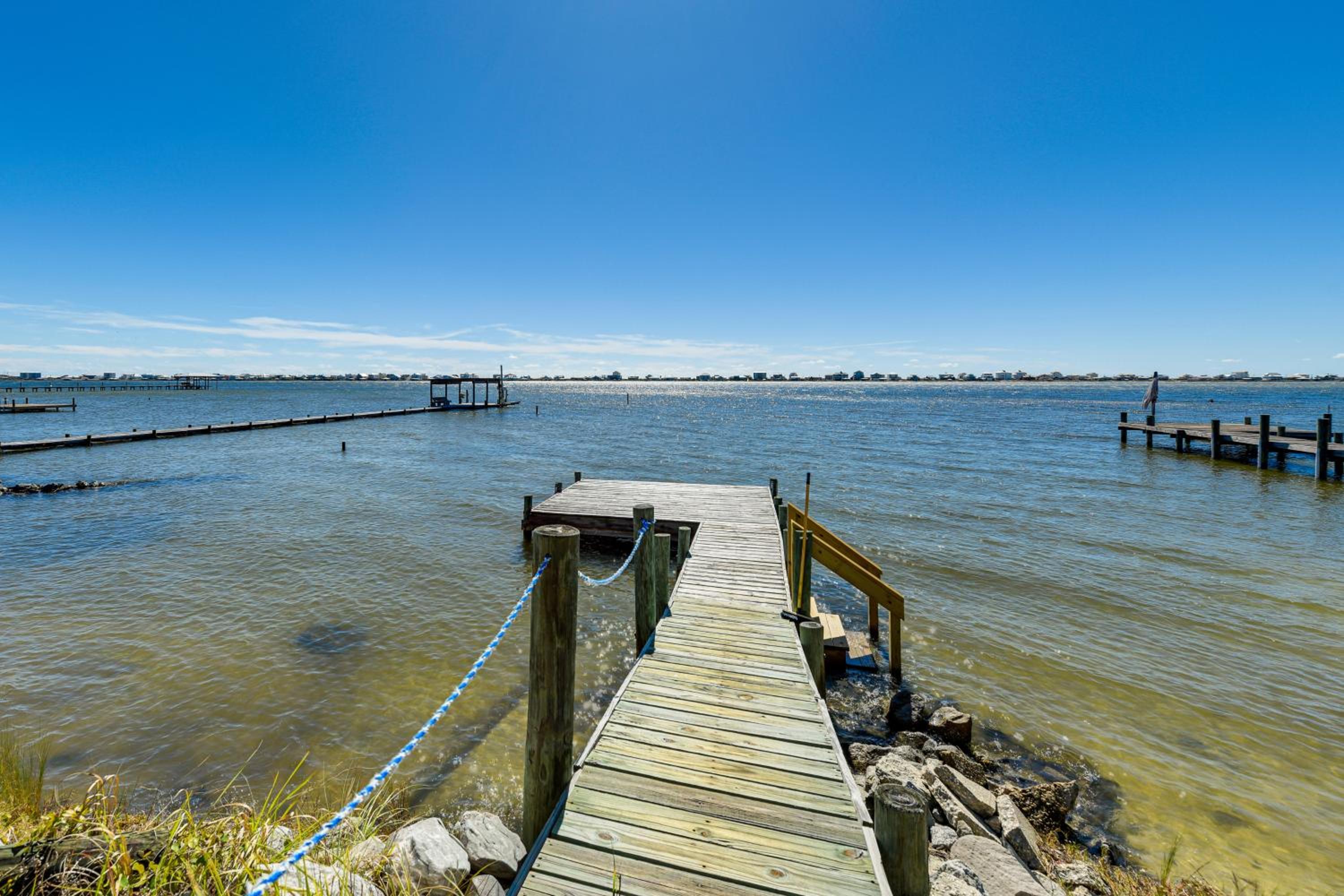 Gulf Shores Gem with Beachfront Patio and Sunset Pier!