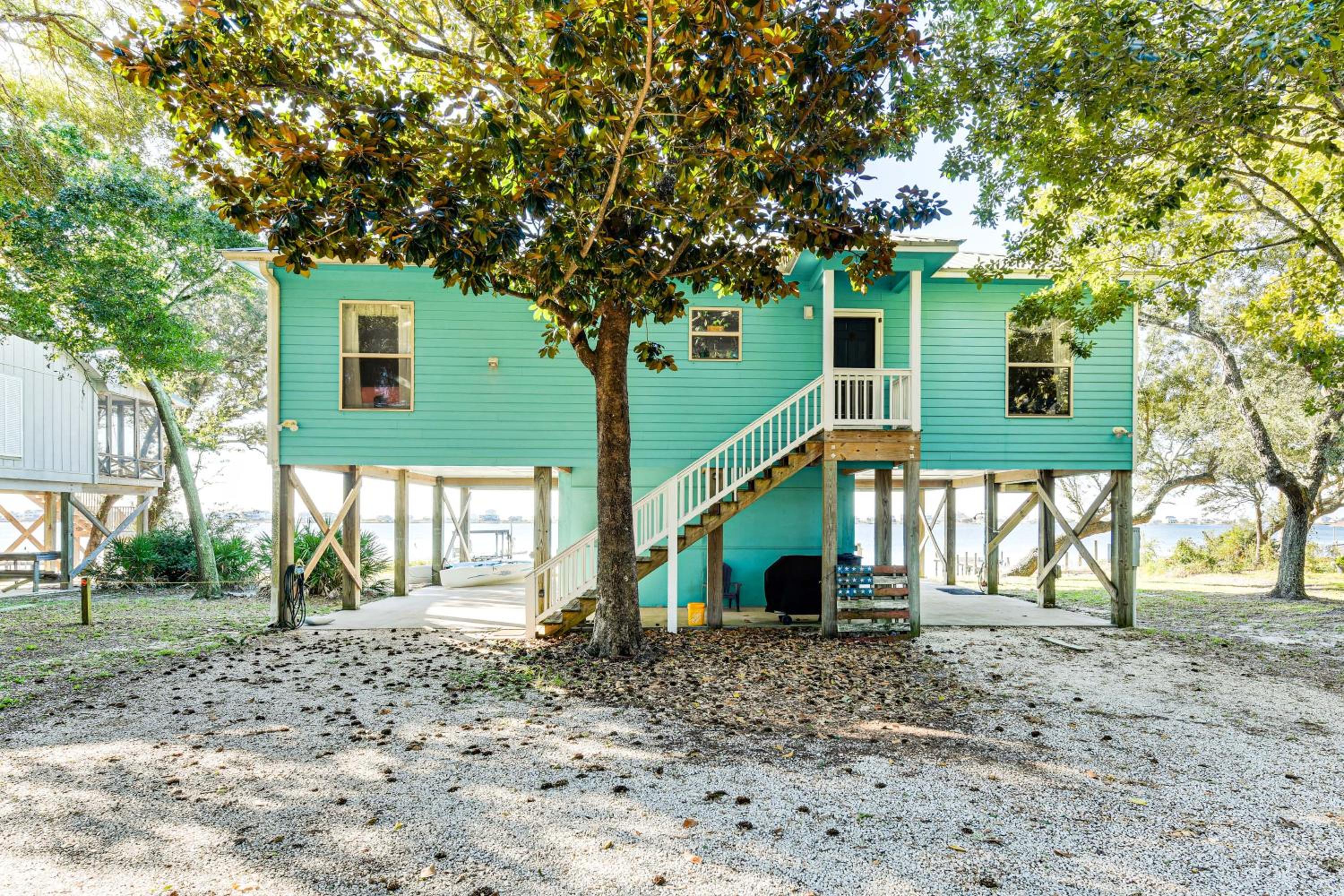 Gulf Shores Gem with Beachfront Patio and Sunset Pier!