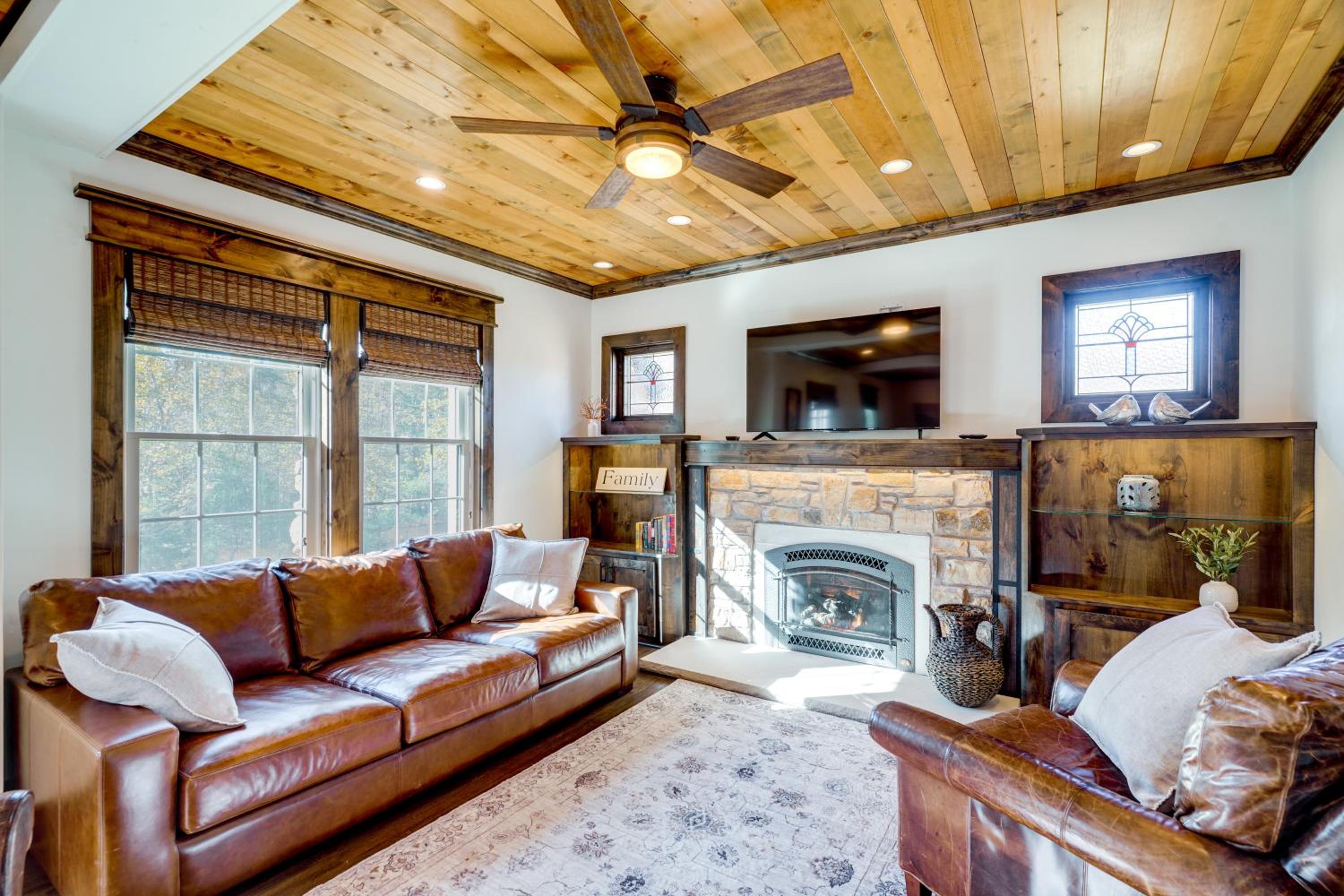 Old Stone Cottage Retreat in the Heart of Missouri