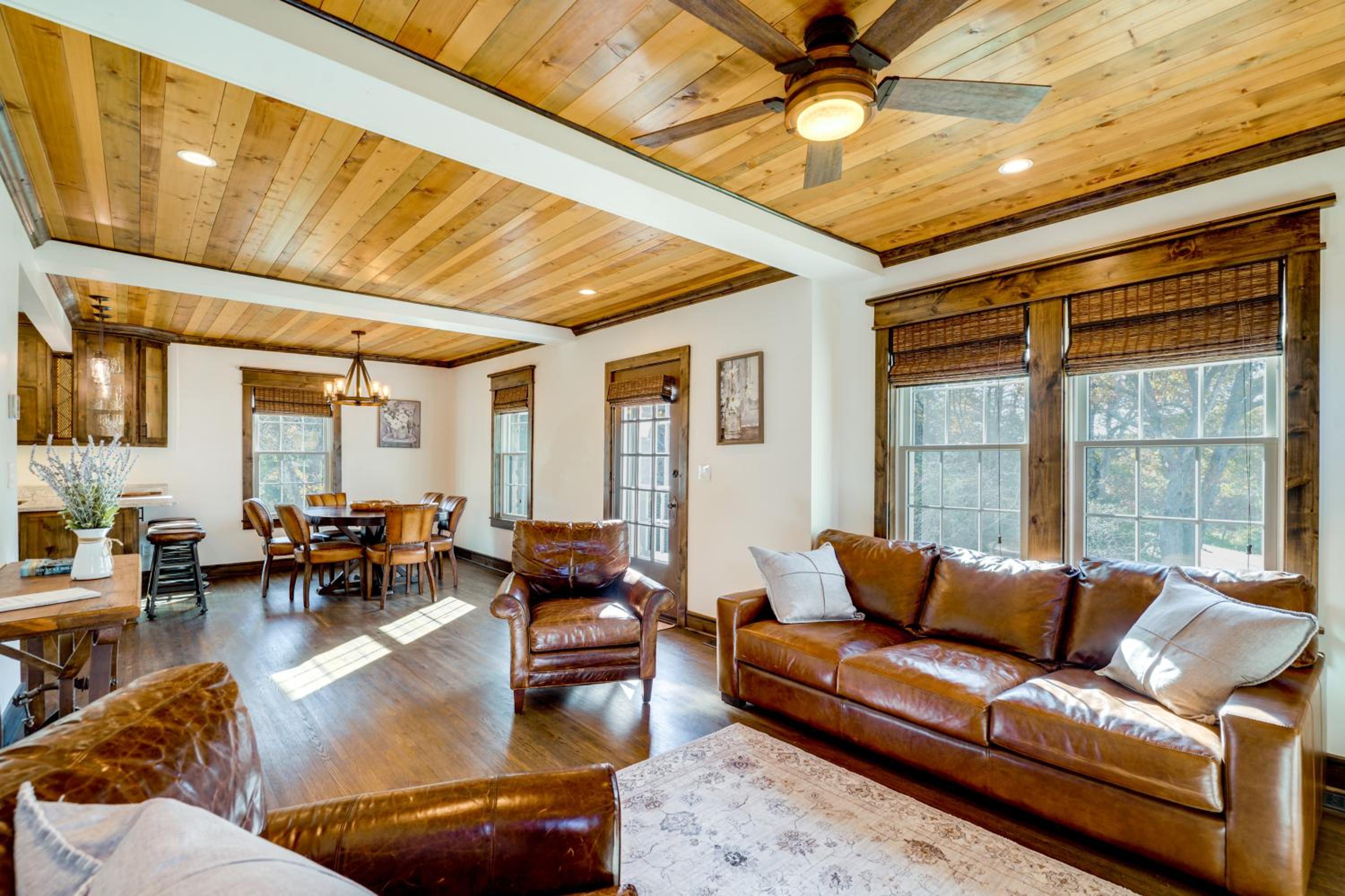 Old Stone Cottage Retreat in the Heart of Missouri