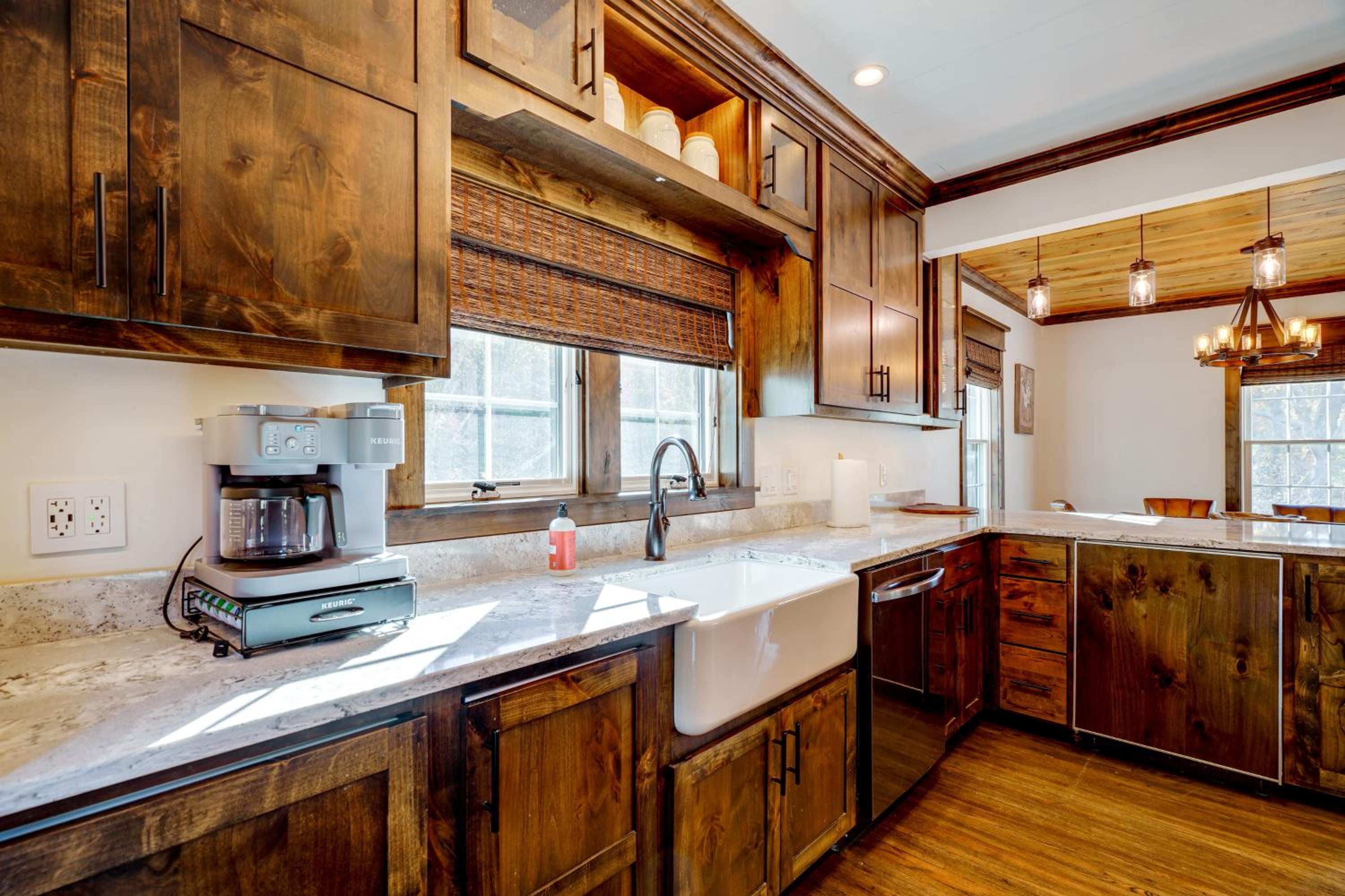 Old Stone Cottage Retreat in the Heart of Missouri