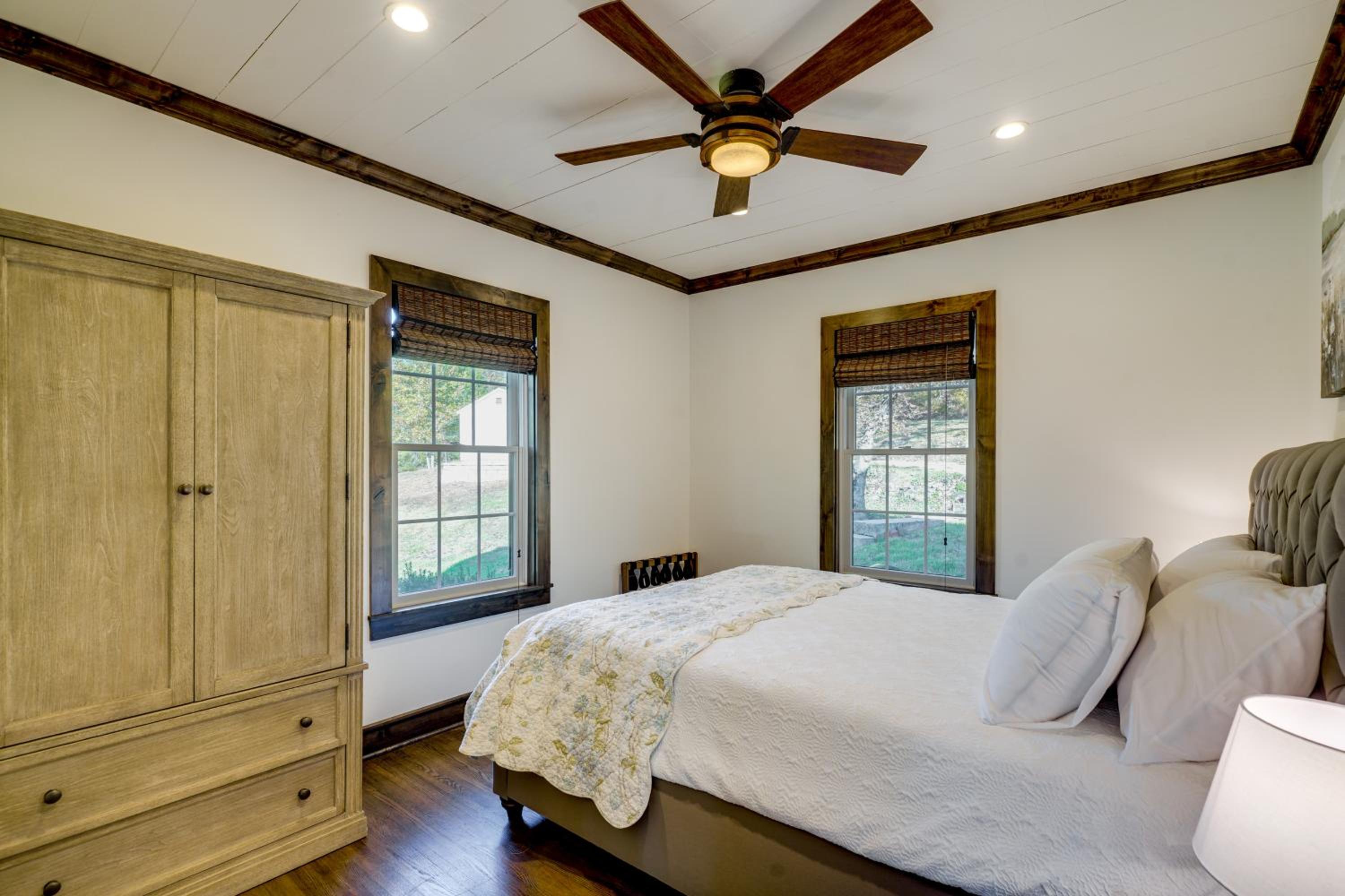 Old Stone Cottage Retreat in the Heart of Missouri