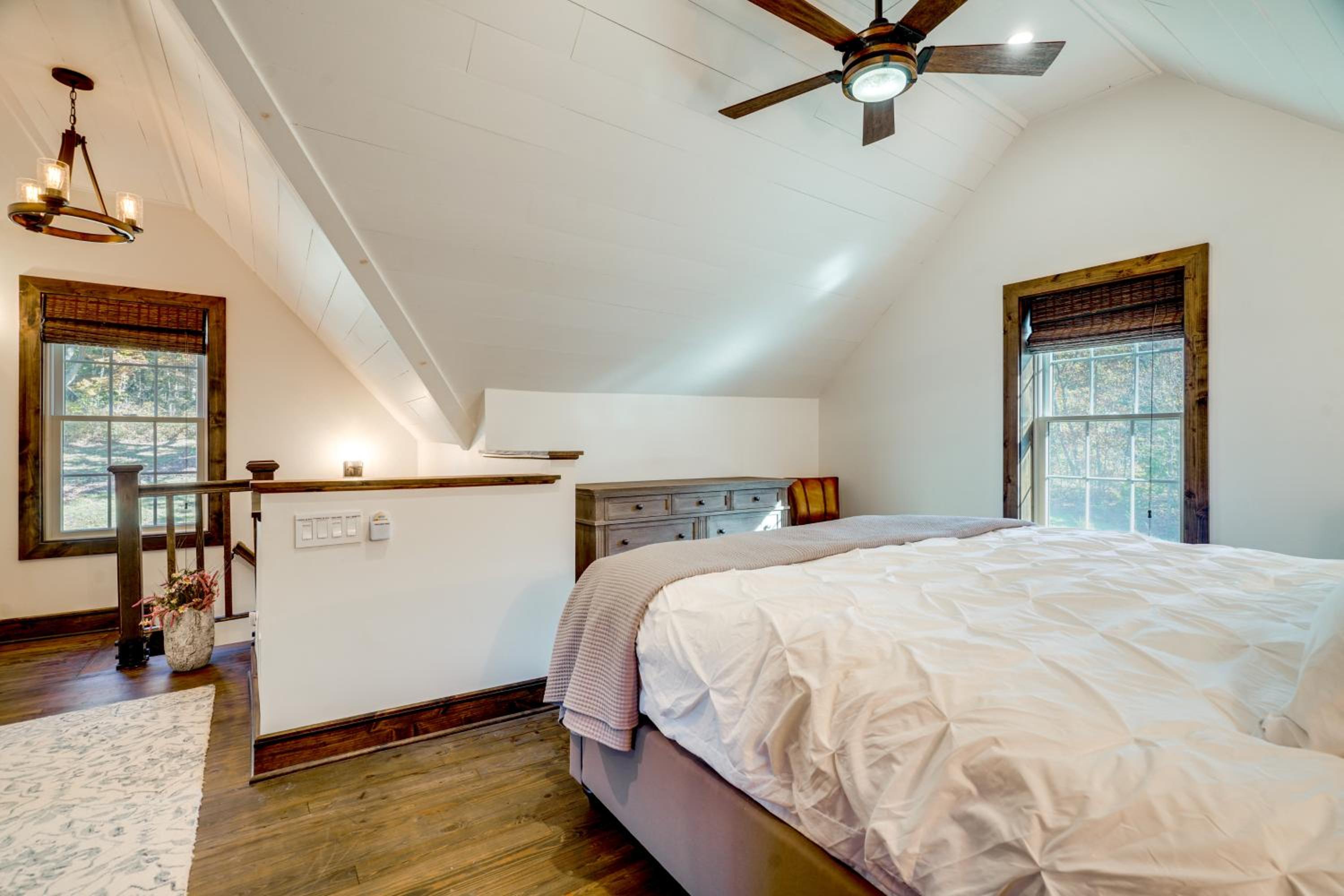 Old Stone Cottage Retreat in the Heart of Missouri