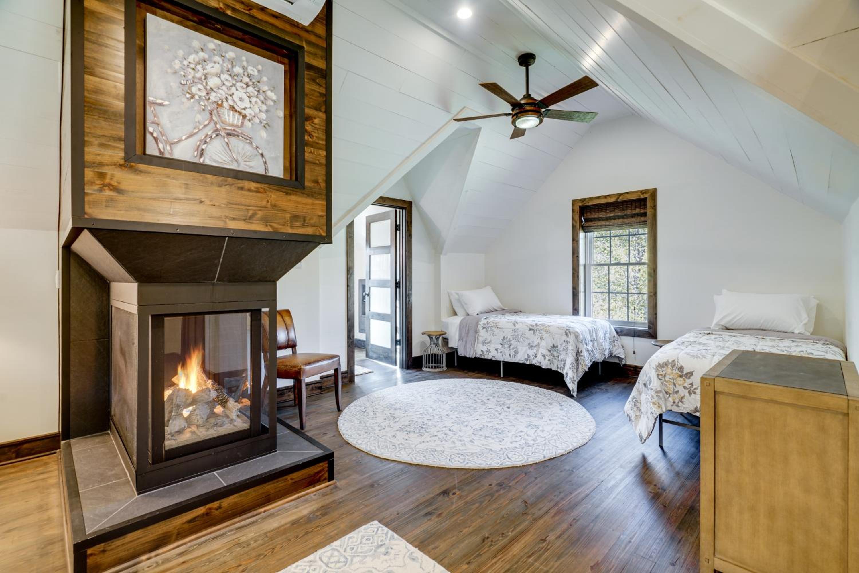 Old Stone Cottage Retreat in the Heart of Missouri