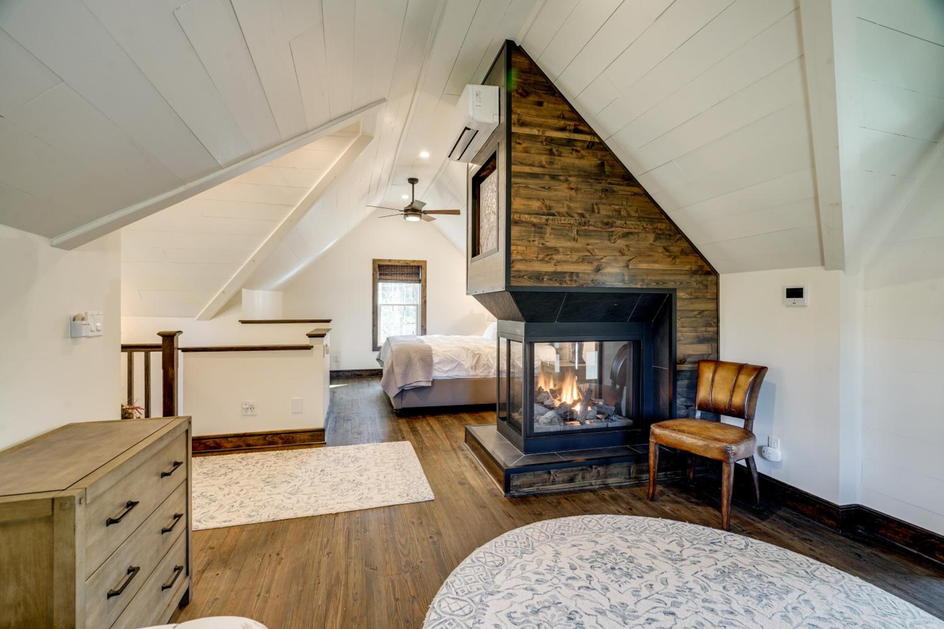 Old Stone Cottage Retreat in the Heart of Missouri