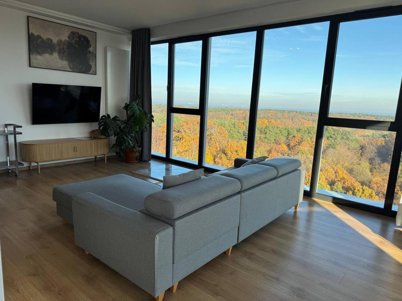 Widok - Klima - WiFi - Netflix - Sauna - Darmowy parking - Siłownia - Obok plaży - Mieszkanie z widokiem na morze 6 osób