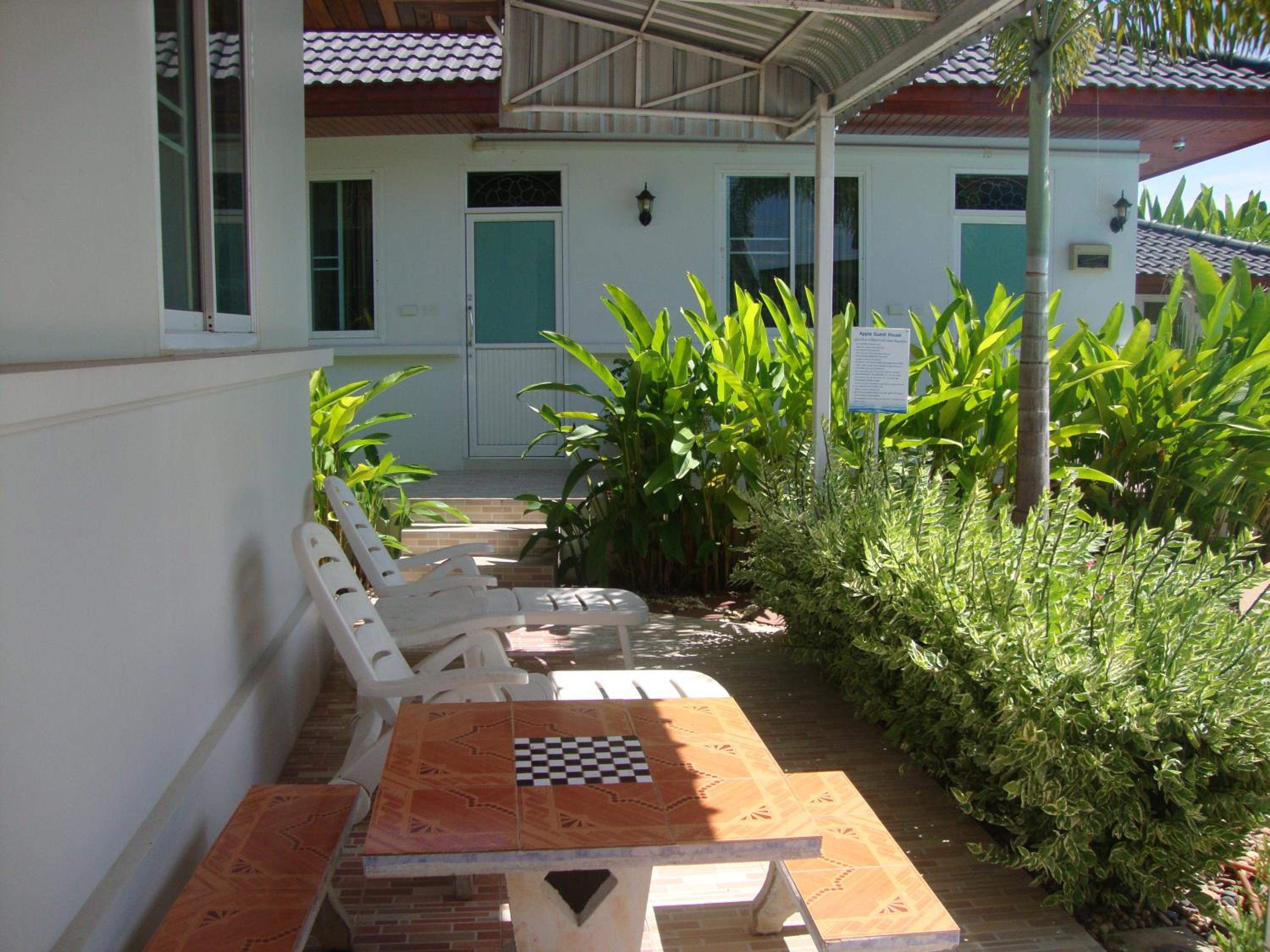Nuch's Apple Guest House