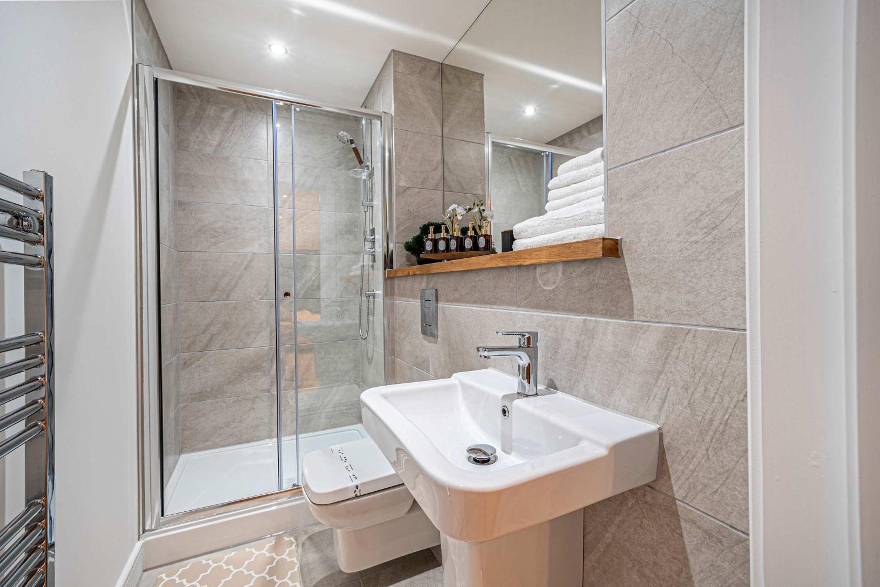 Modern Apartment City Center Leeds with Terrace