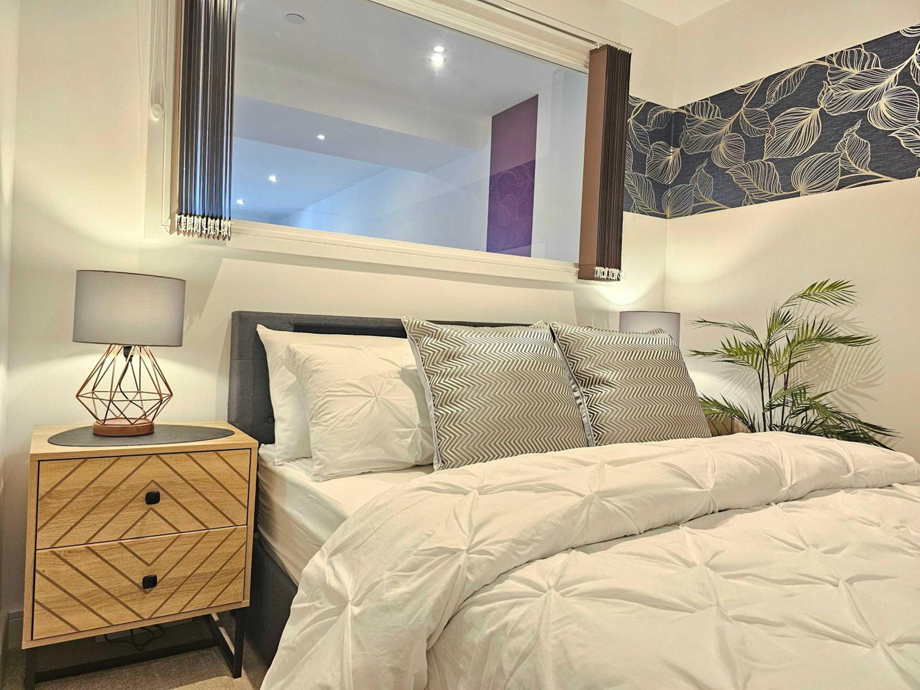 Modern Apartment City Center Leeds with Terrace