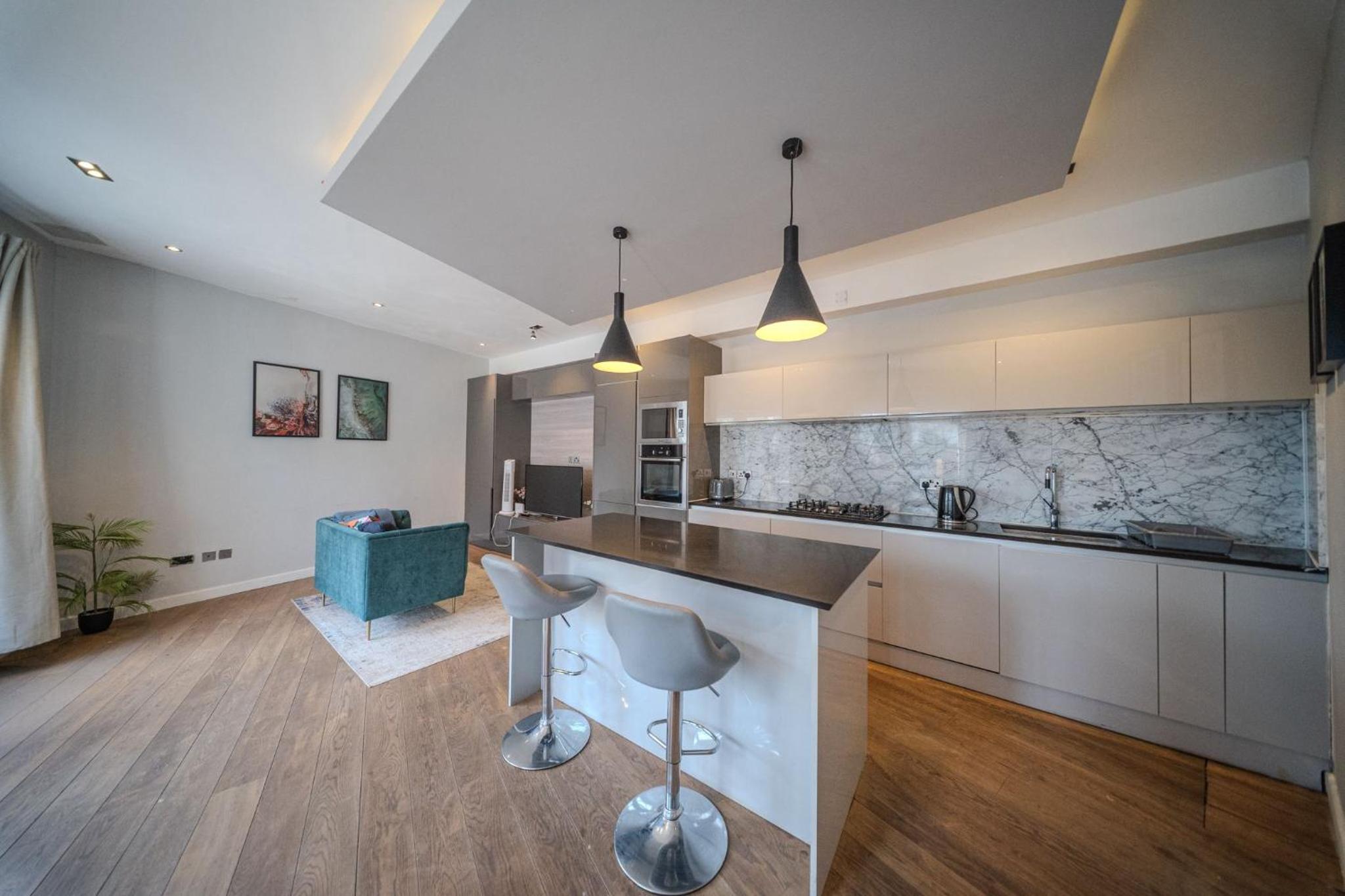 Agar Villa Two Bedroom Home with Garden & Hot Tub