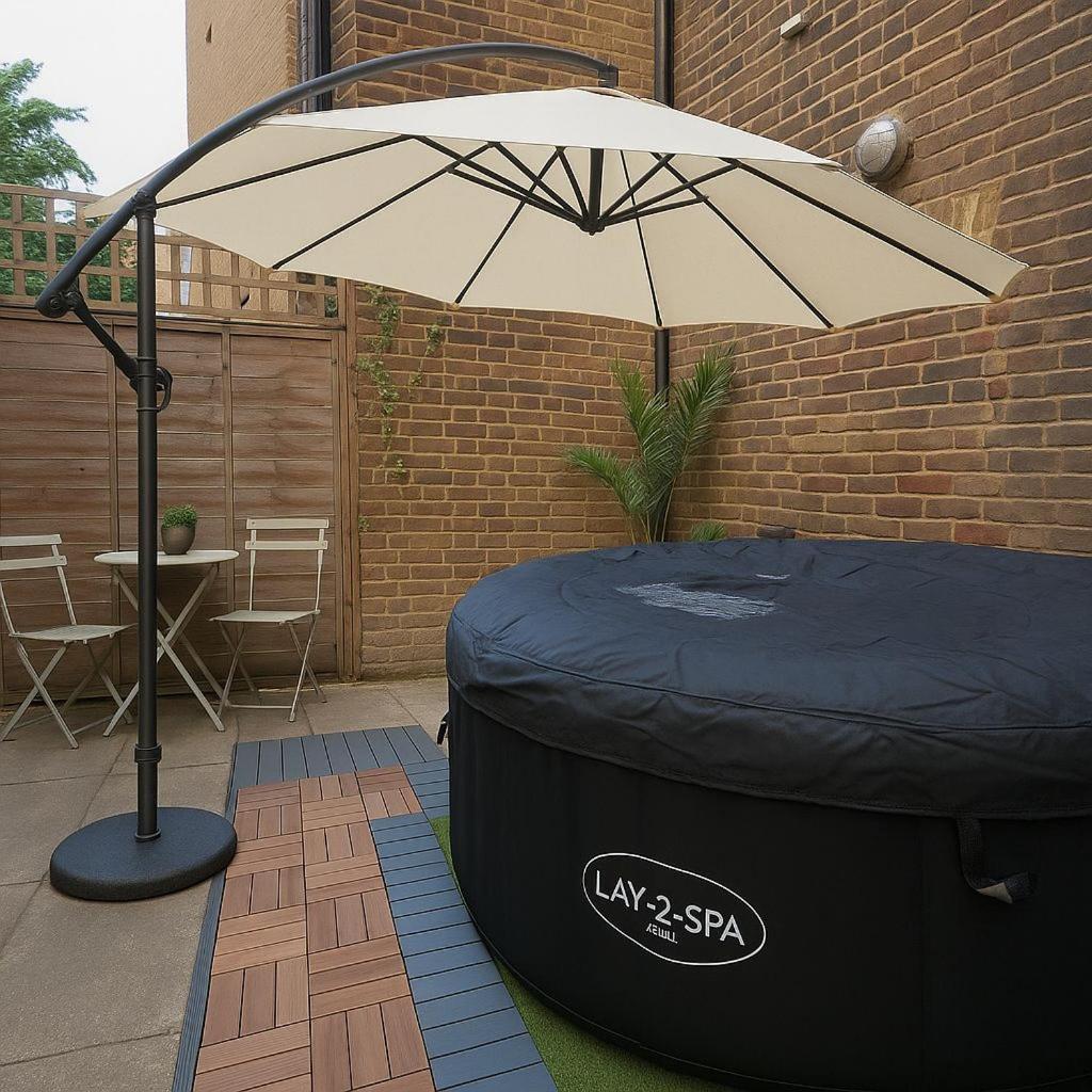 Agar Villa Two Bedroom Home with Garden & Hot Tub