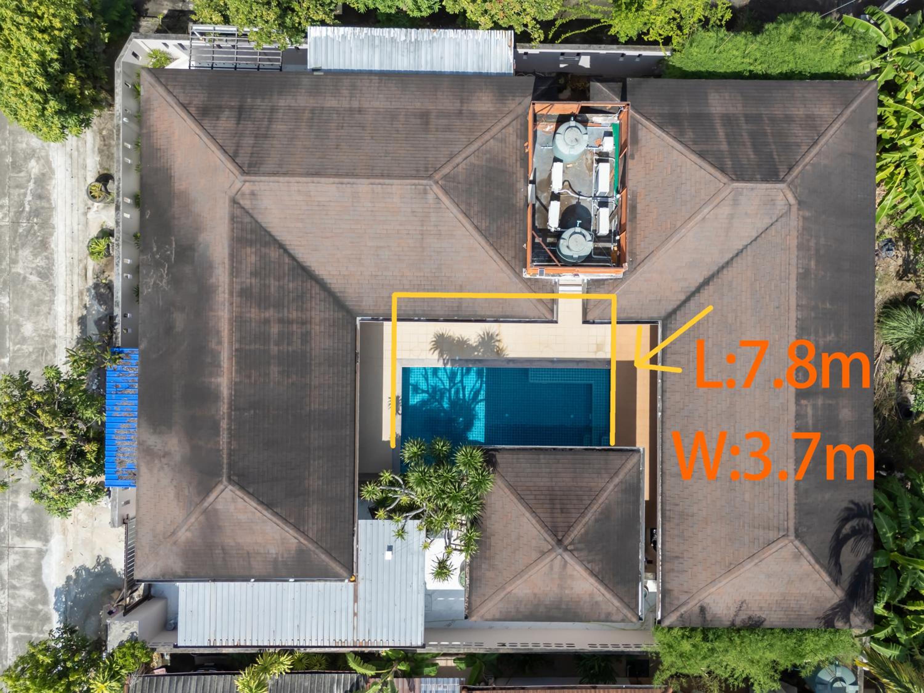 Tropical Pool Villa Thai-modern Villa with an OFFICE