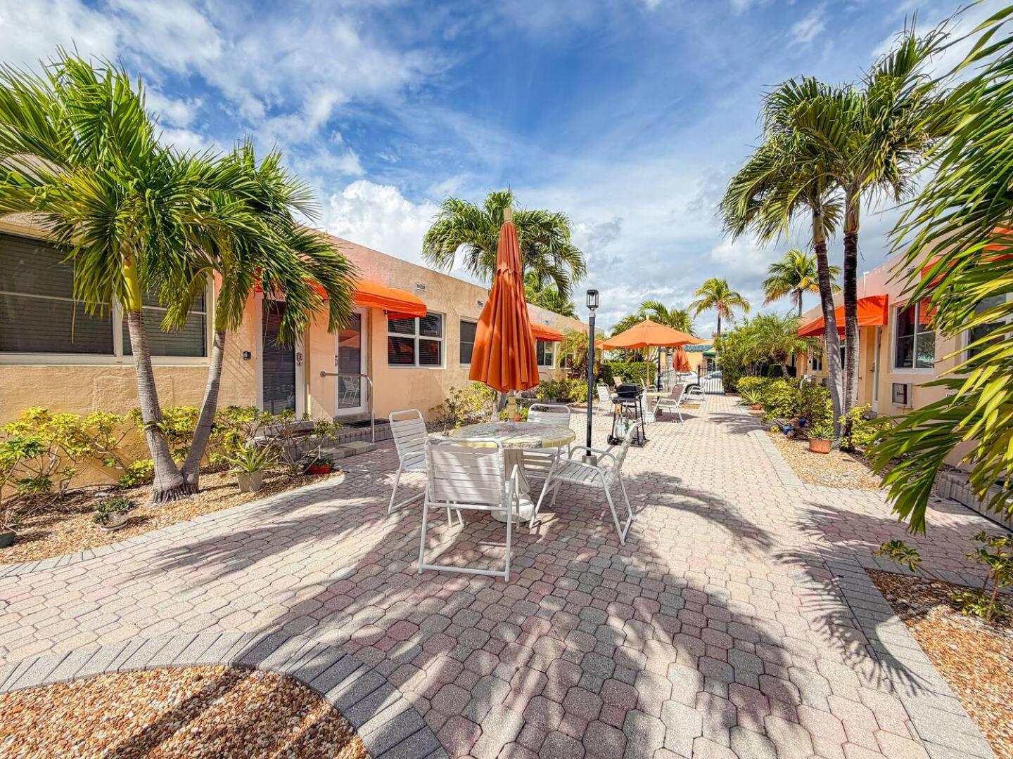 Exclusive studio steps to the beach with pool