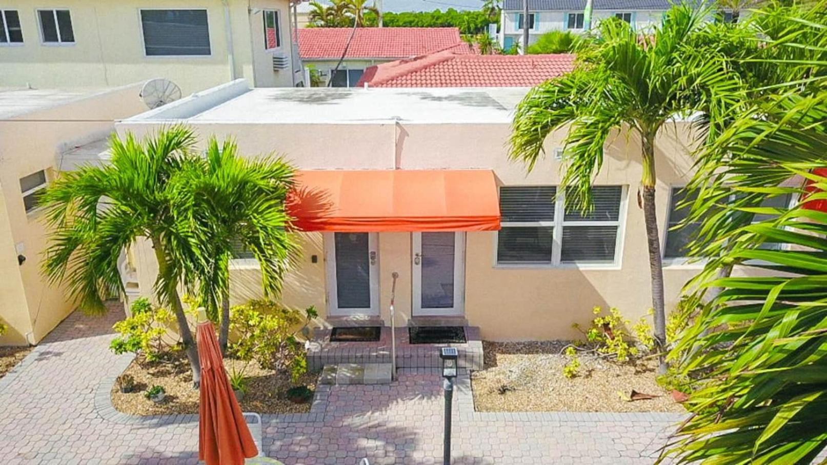 Exclusive studio steps to the beach with pool