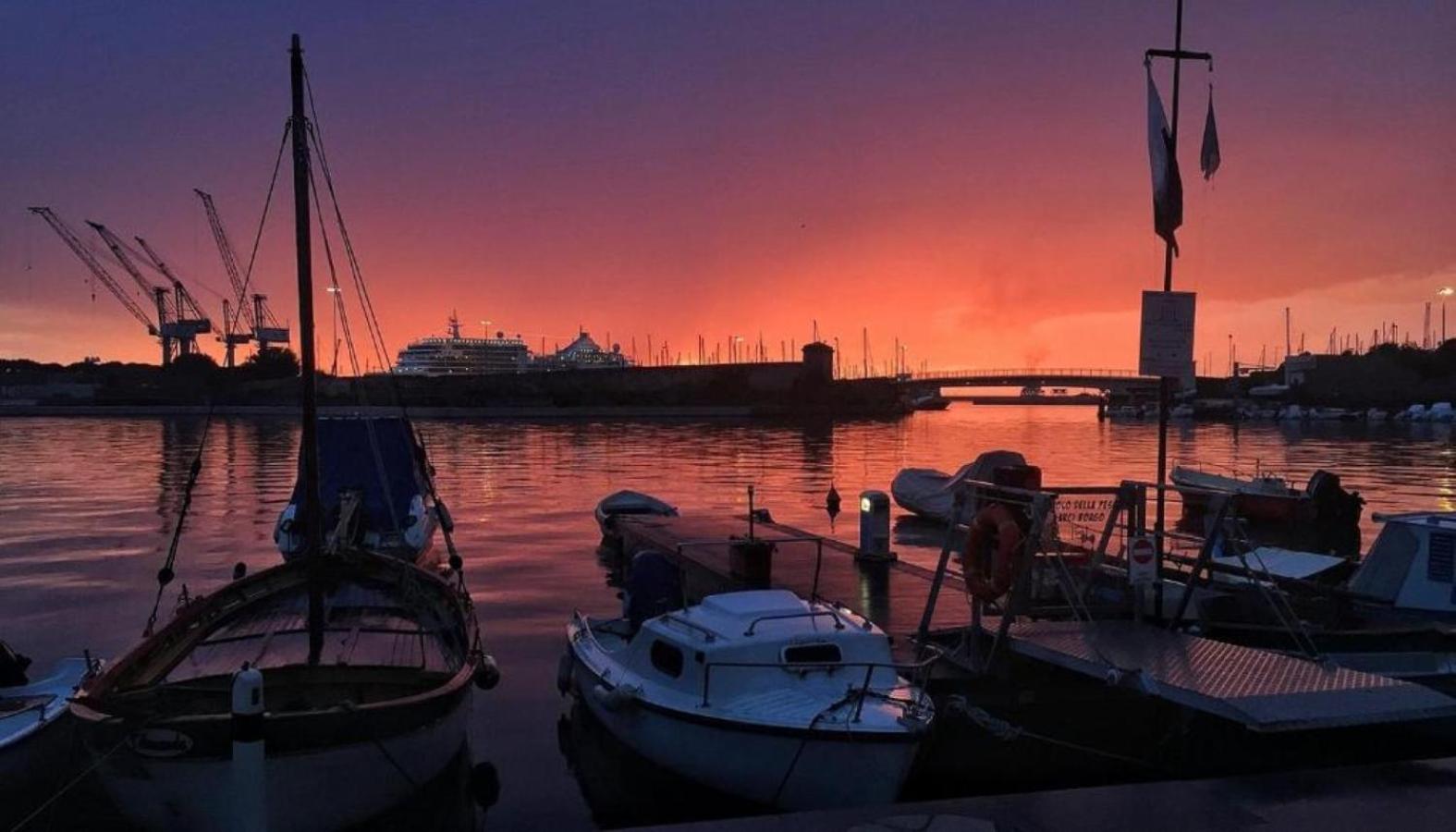 Rombolino Guest House -Free Parking - Vicino al PalaLivorno 