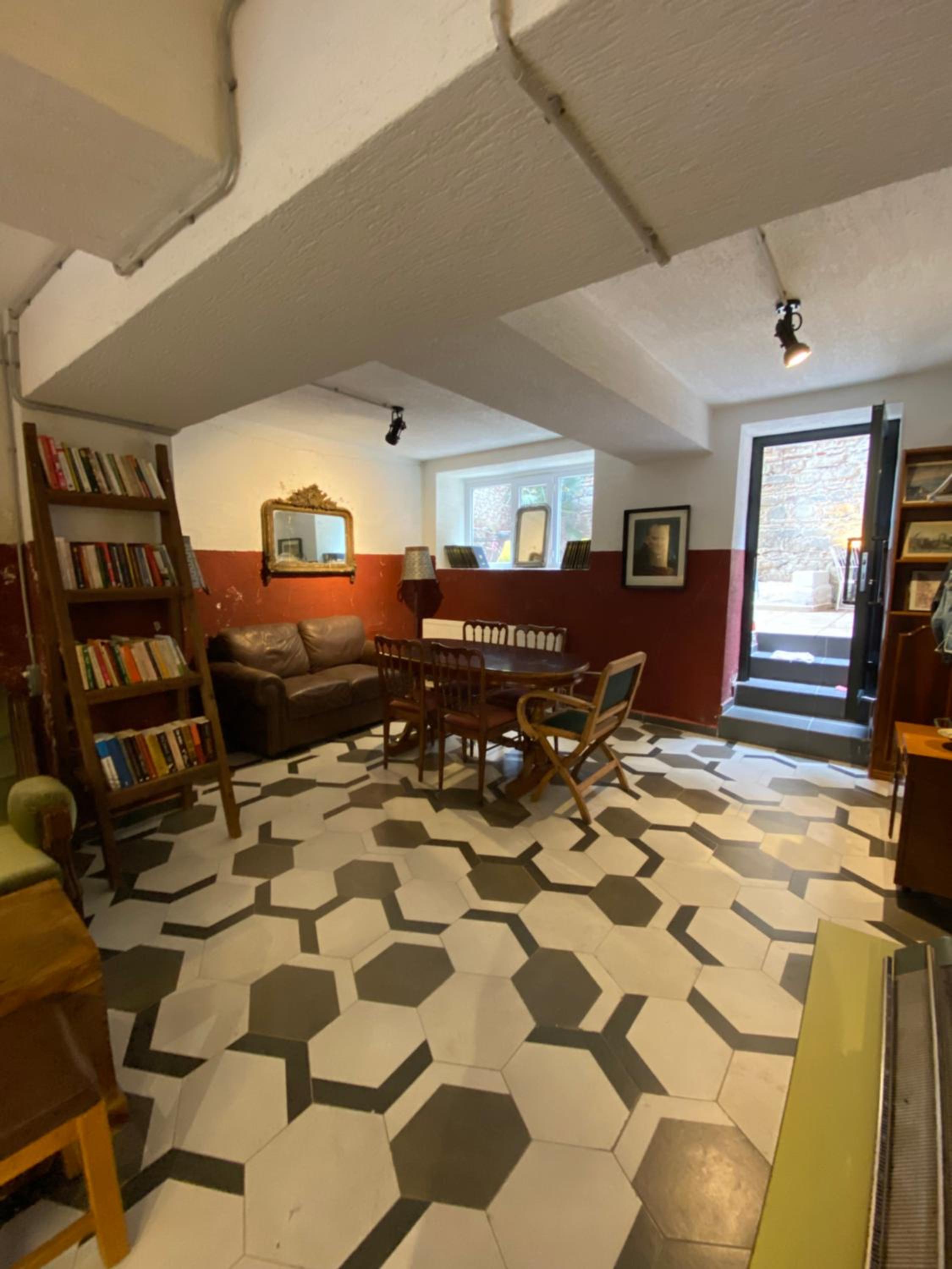 Asmaaltı GUEST HOUSE