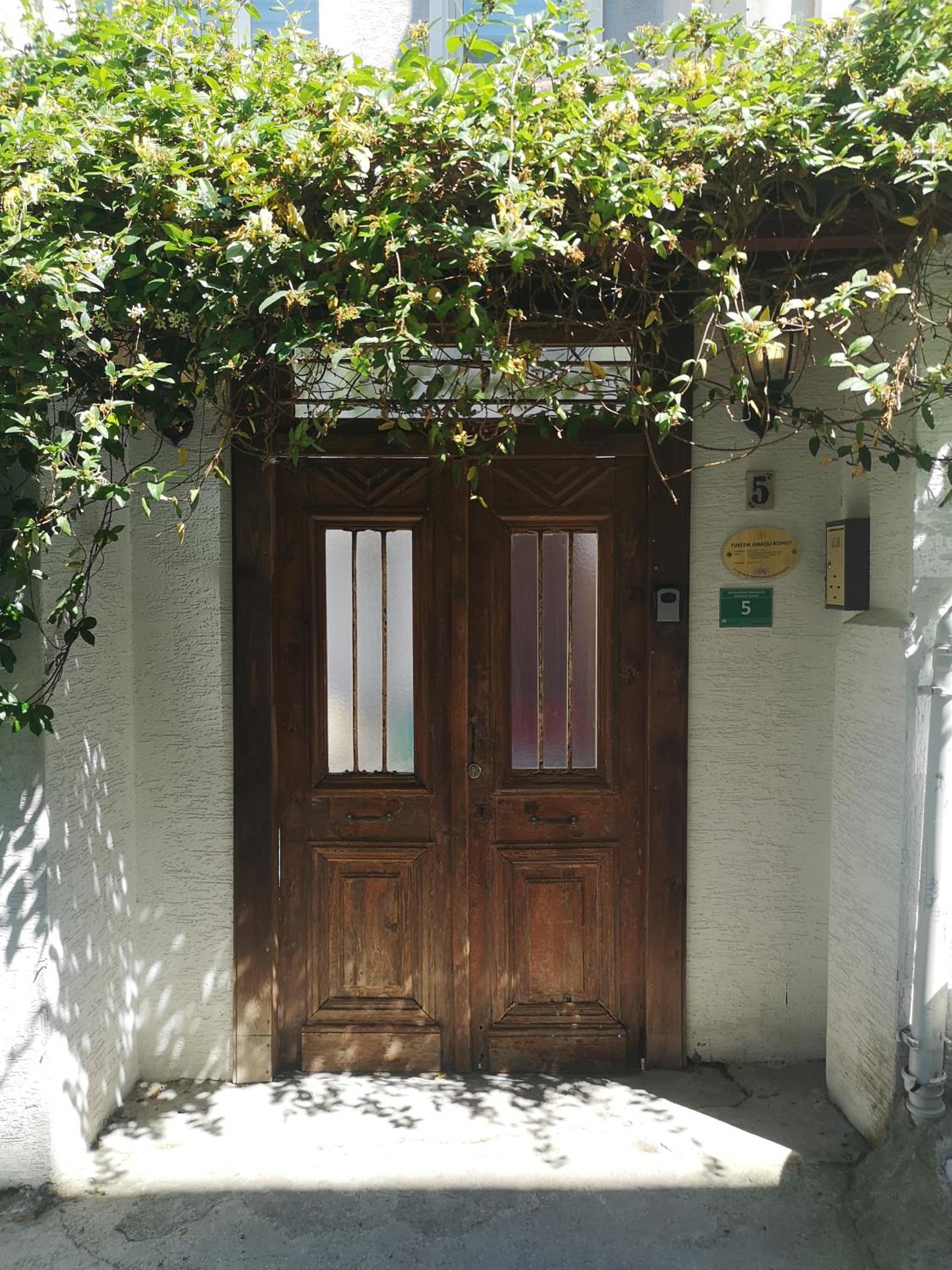 Asmaaltı GUEST HOUSE