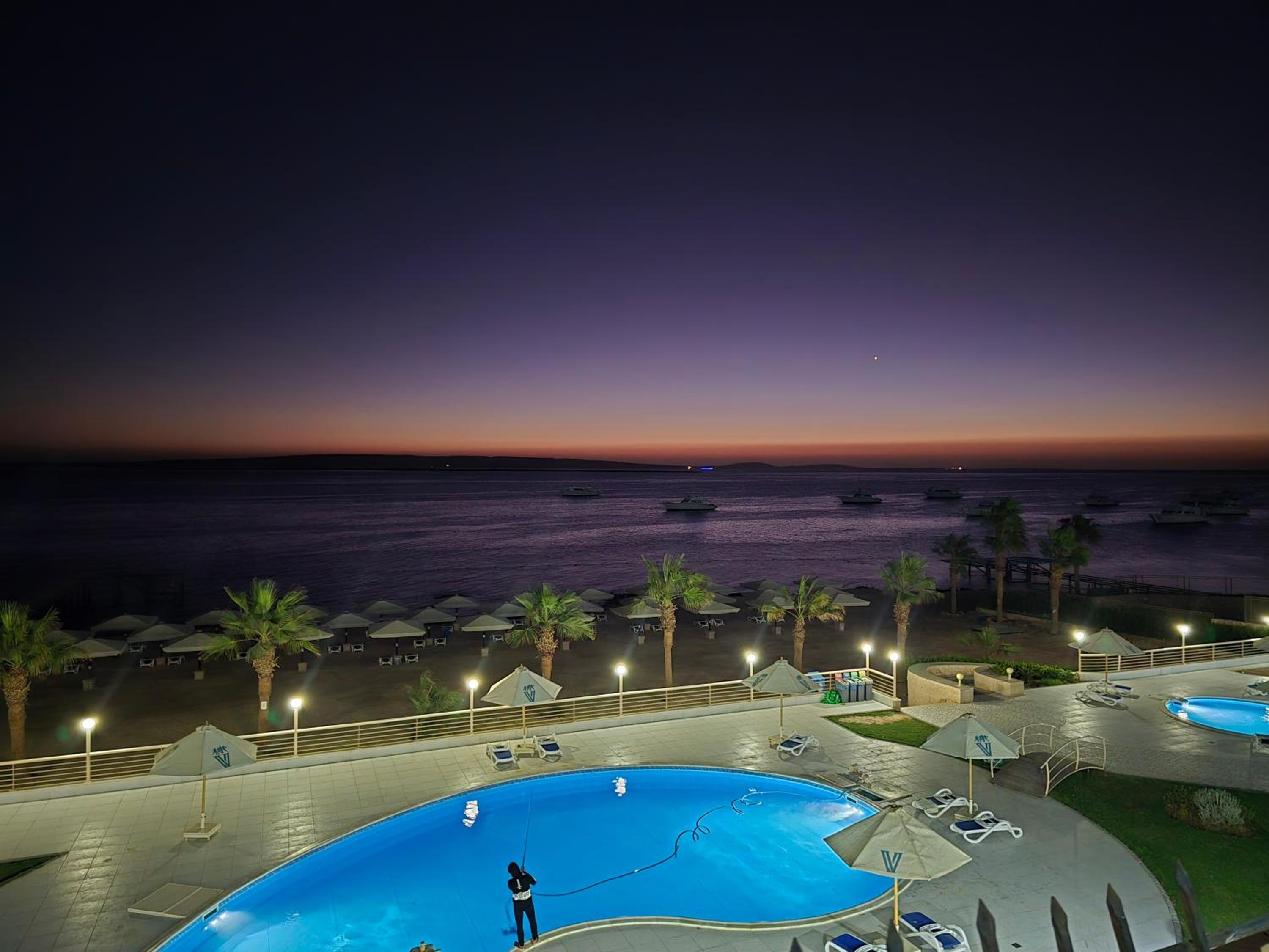 Florenza Khamsin Sea front