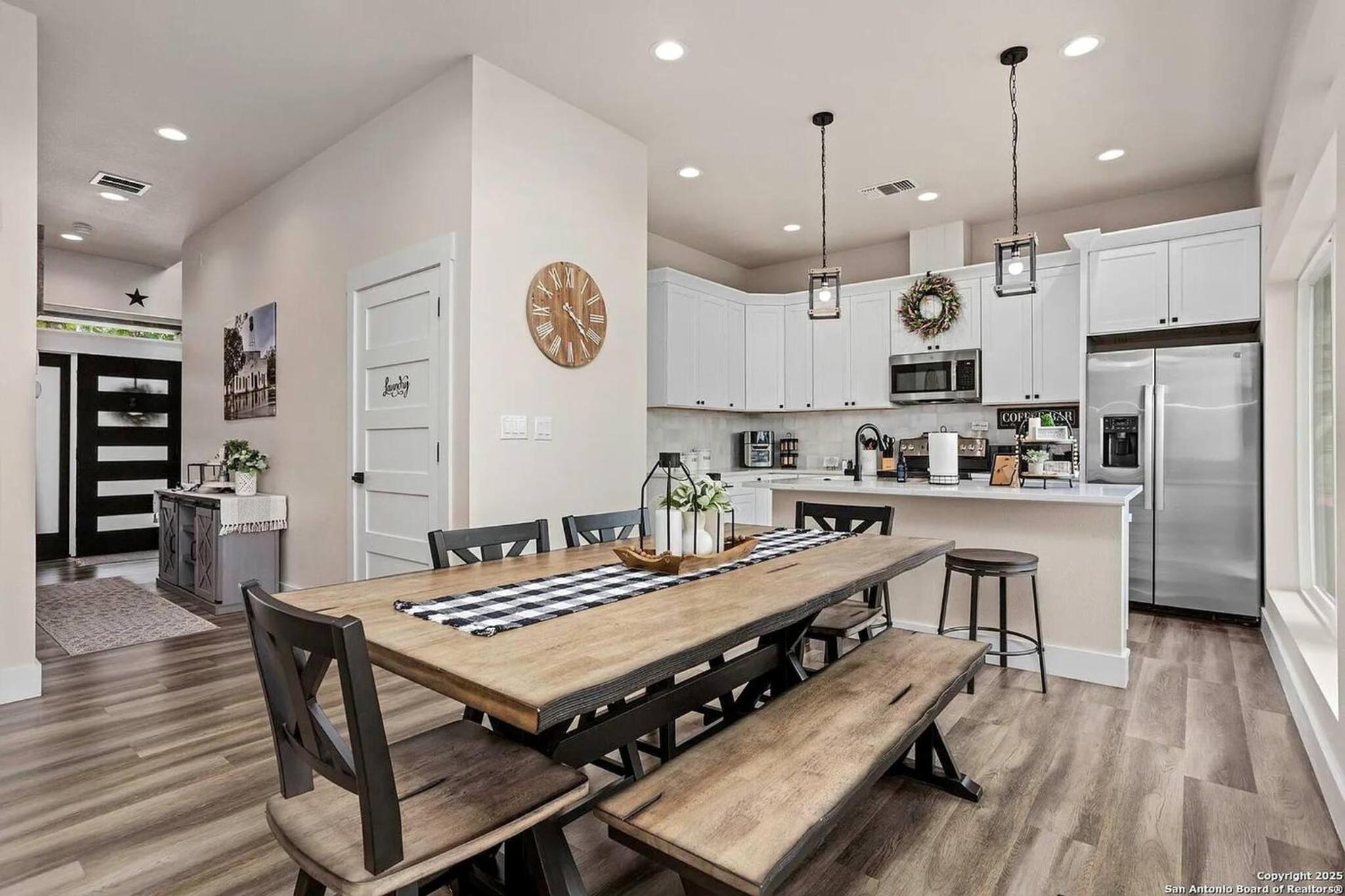 Riverside Luxury A/B, Sleeps 12!