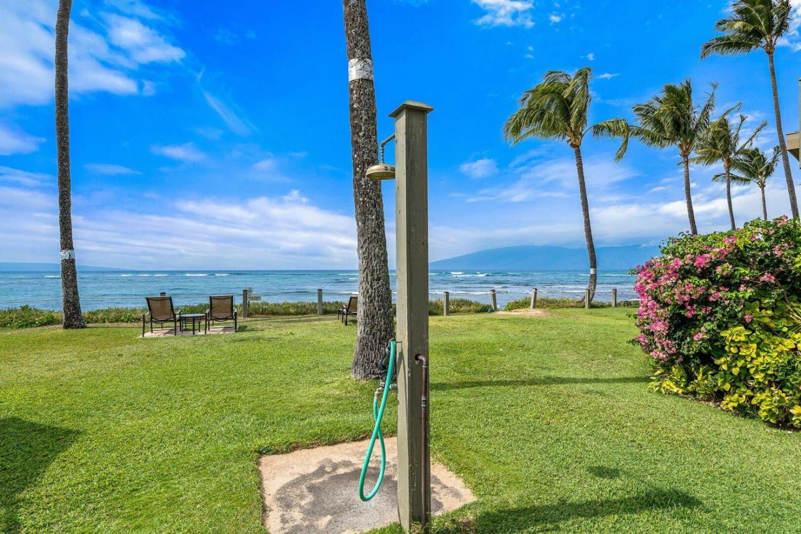 Kahana Village 3 · KHV 3 Remodeled 2BD Condo with Oceanfront Lan