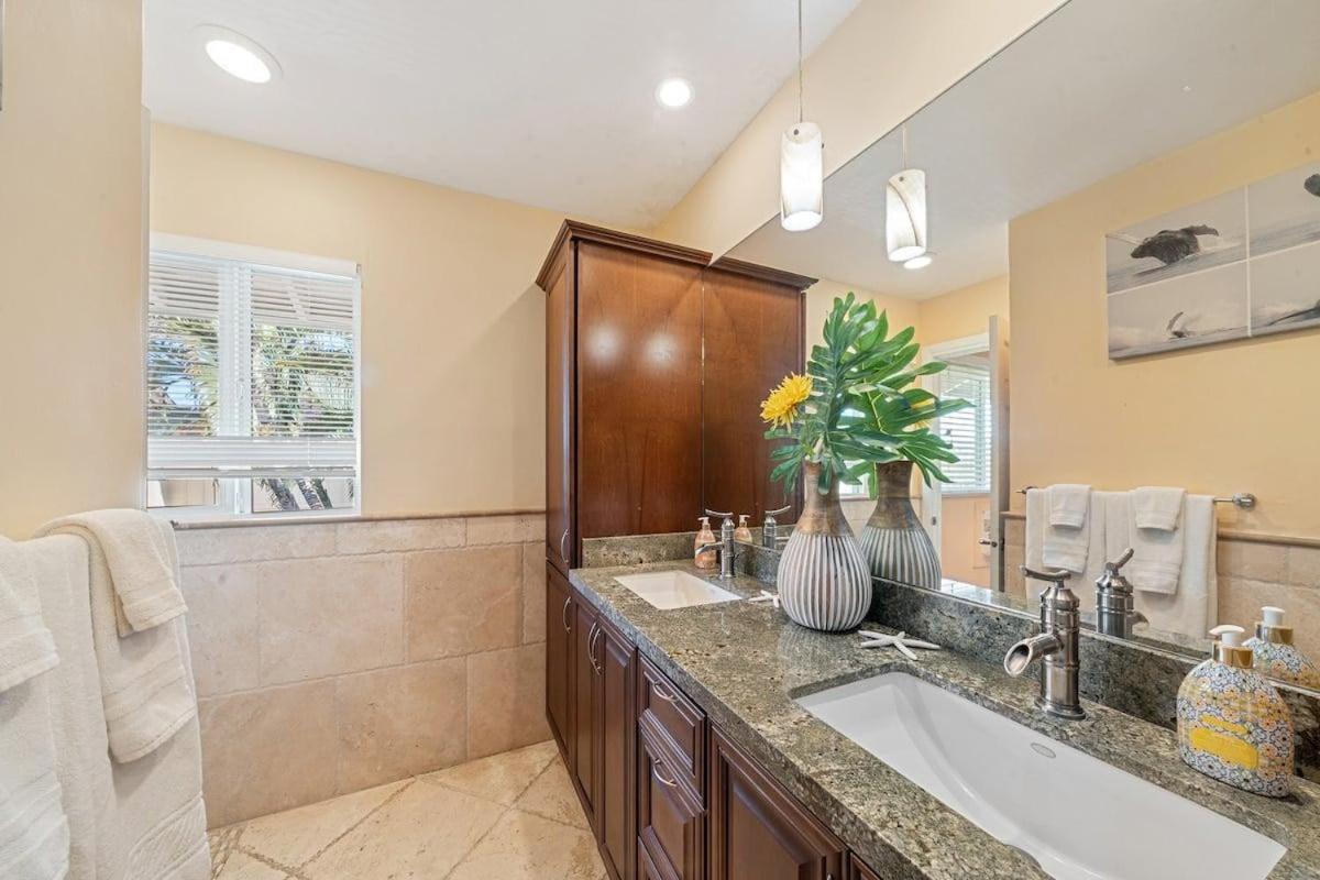 Puamana 153-4 · PU 153-4 Spacious Puamana Unit & Walk To The Bea