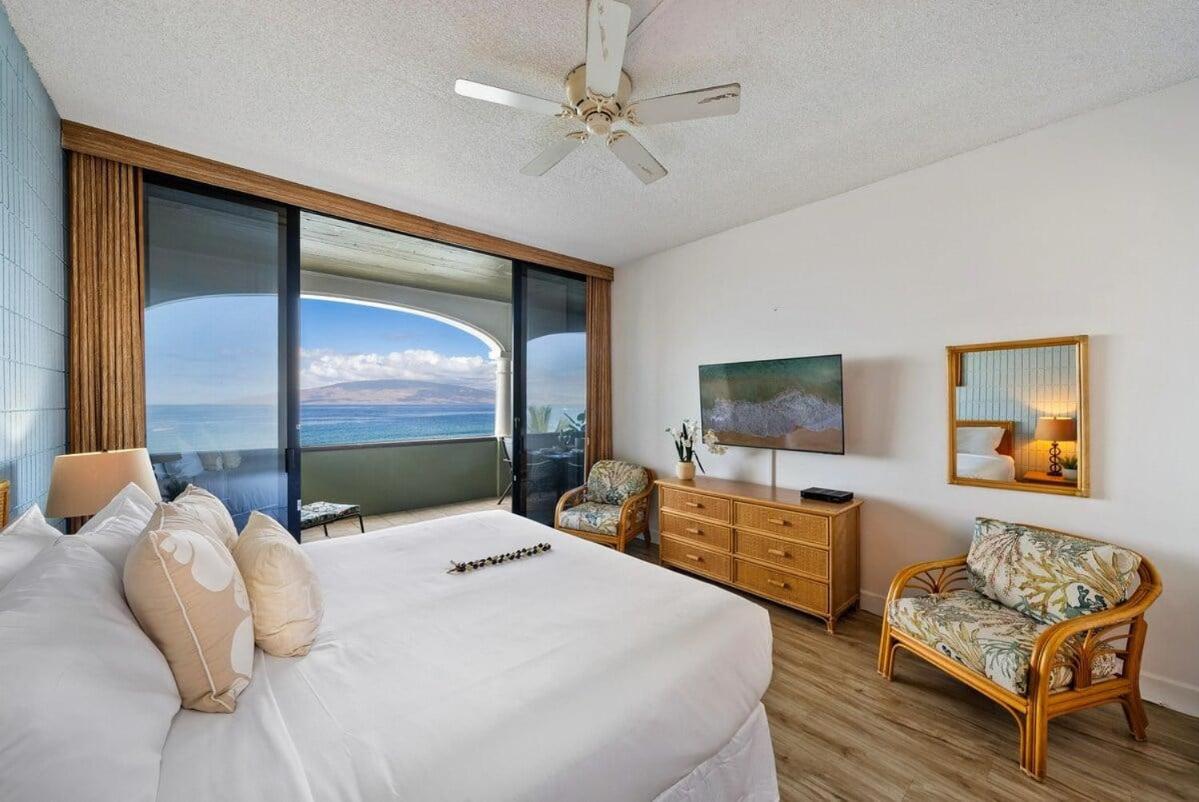Lahaina Shores PH1 · LS PH1 Oceanfront Penthouse Condo w Panoram