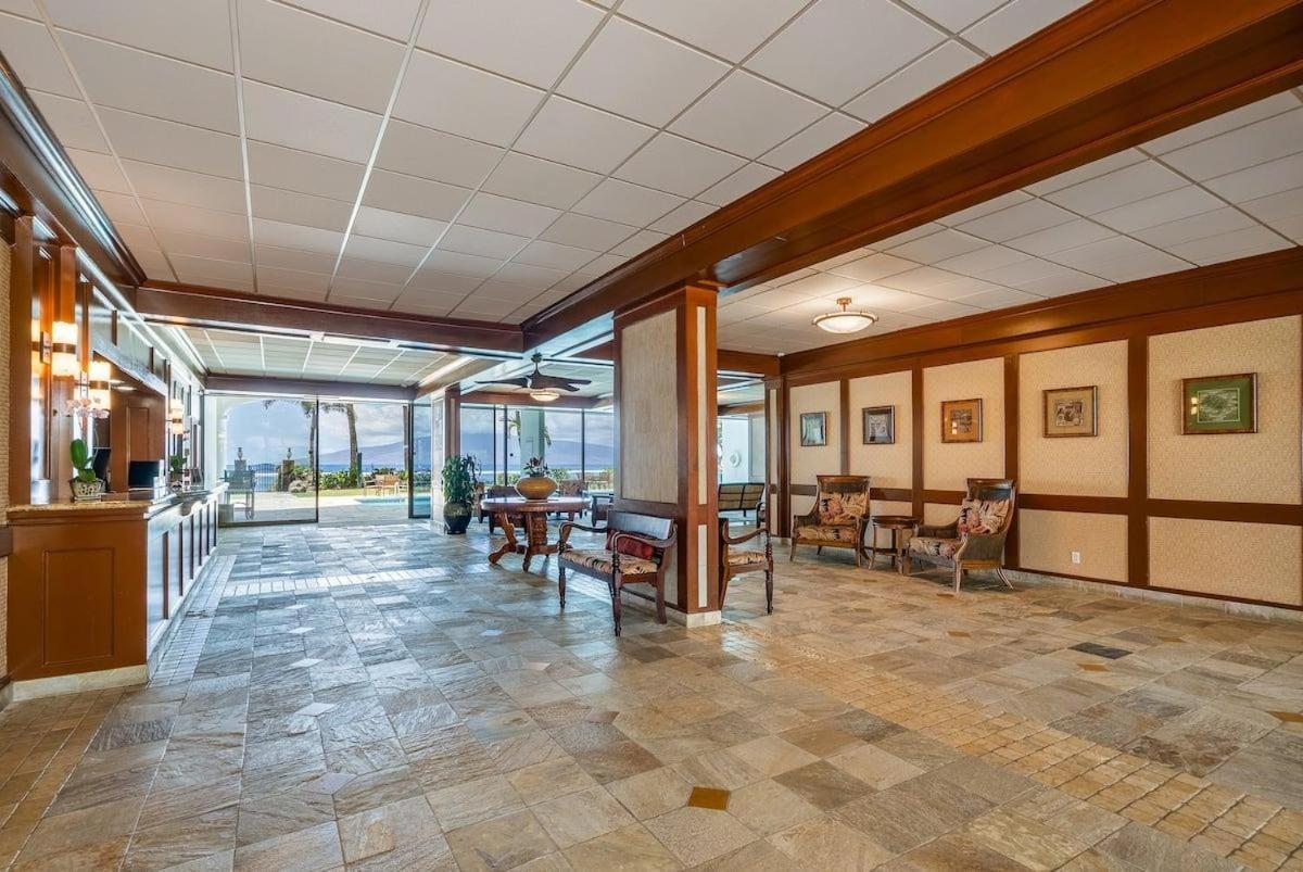 Lahaina Shores 607 · LS 607 Beachfront Remodeled Studio Stunnin