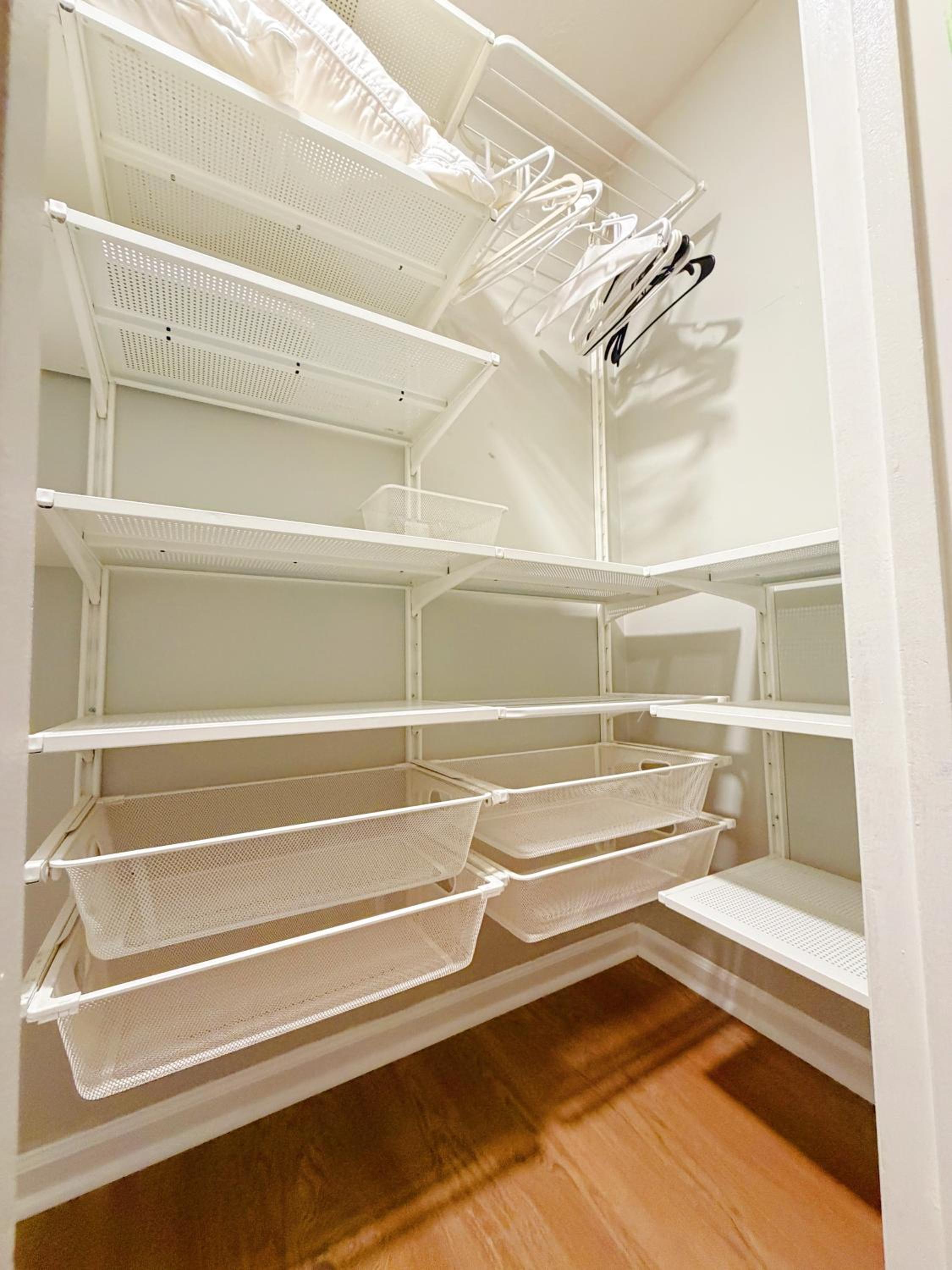 2 Bedrooms Private Kitchen Livingroom Robinwood Condo Suite