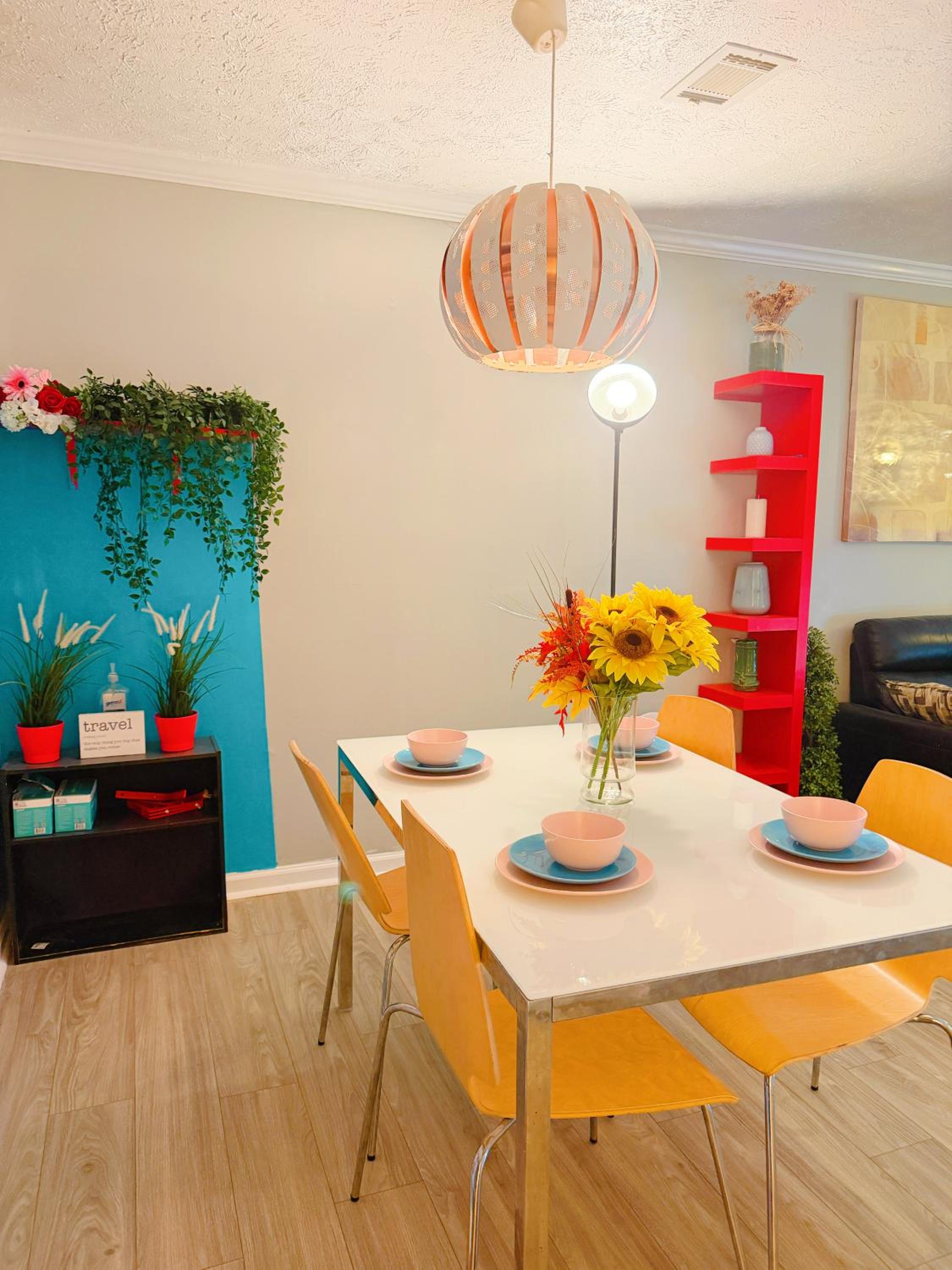 2 Bedrooms Private Kitchen Livingroom Robinwood Condo Suite