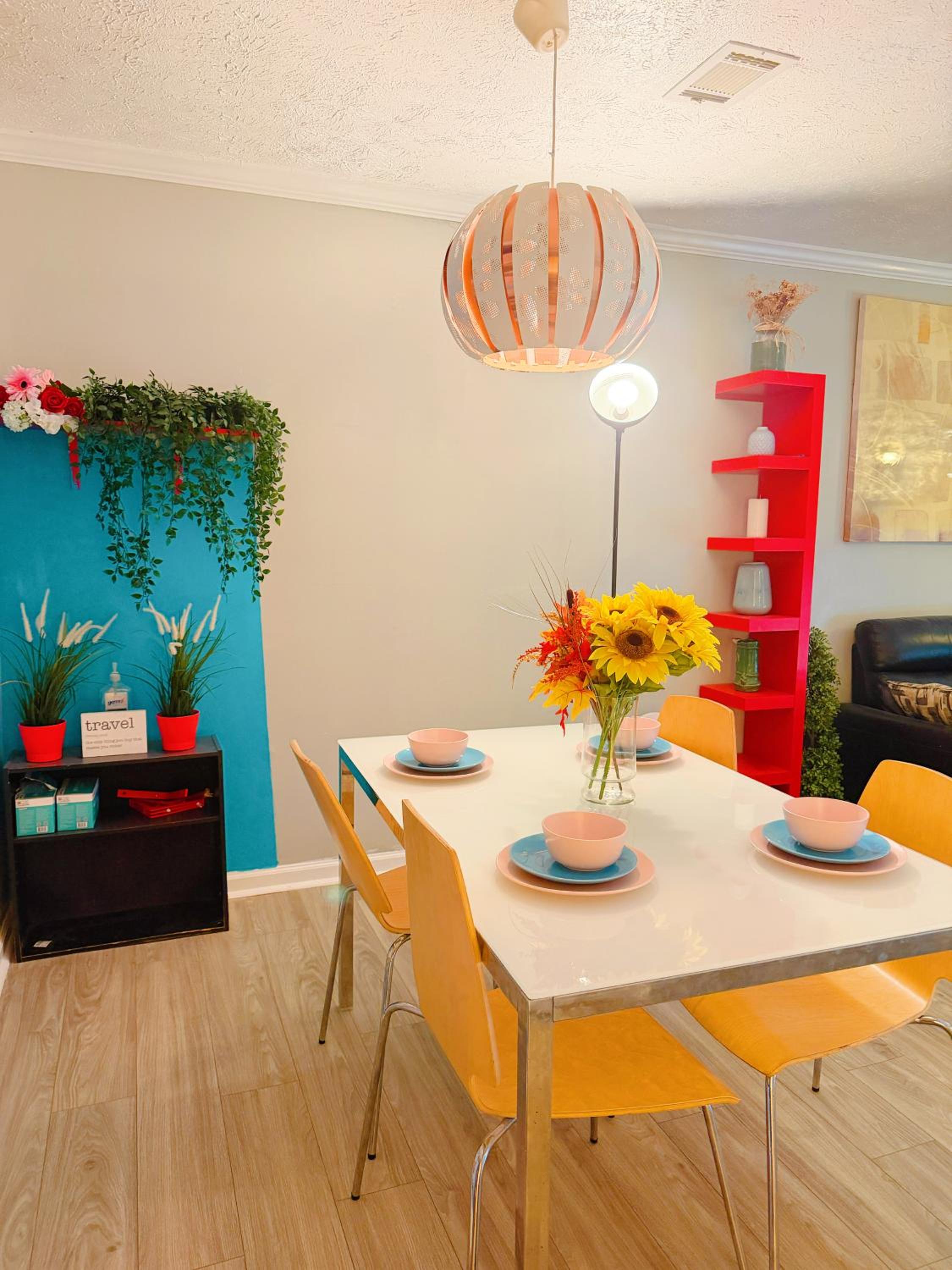 2 Bedrooms Private Kitchen Livingroom Robinwood Condo Suite