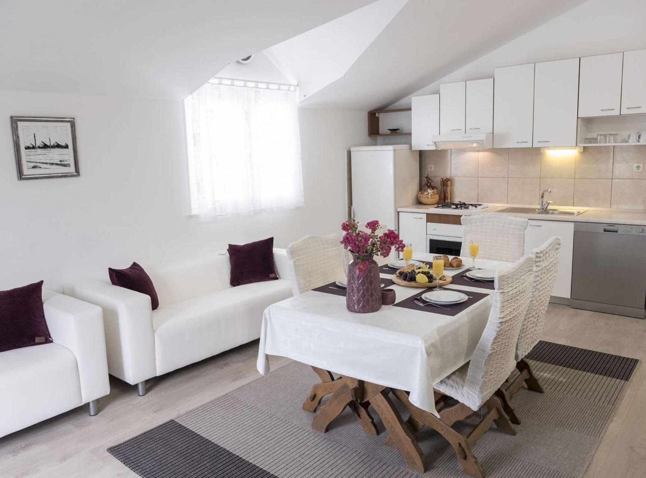 Villa Šolo – Peaceful Nature Park Getaway view 2