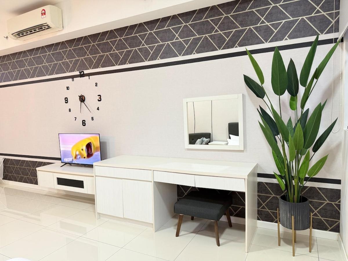 Chambers Suite By Relaxed Home