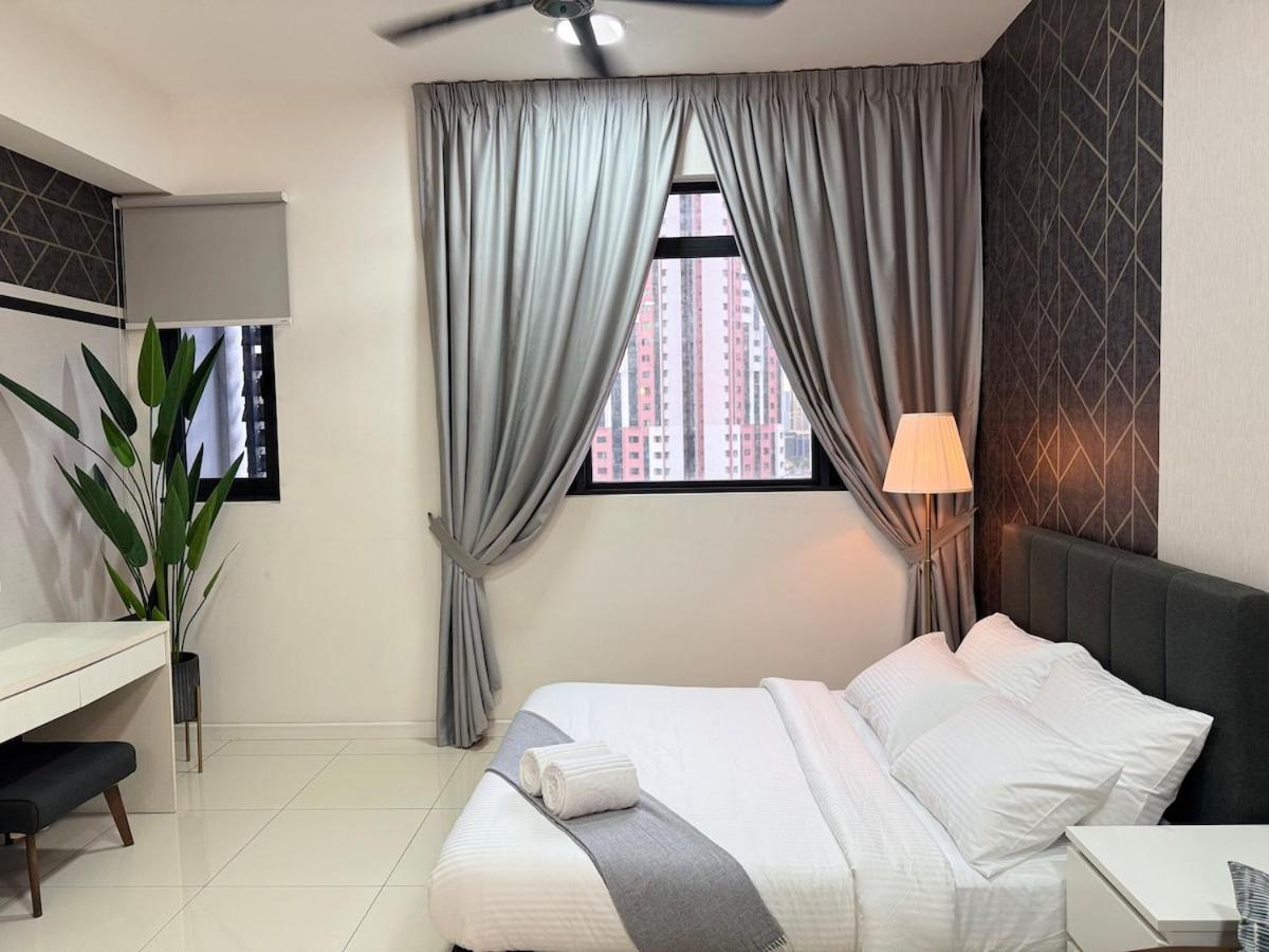 Chambers Suite By Relaxed Home