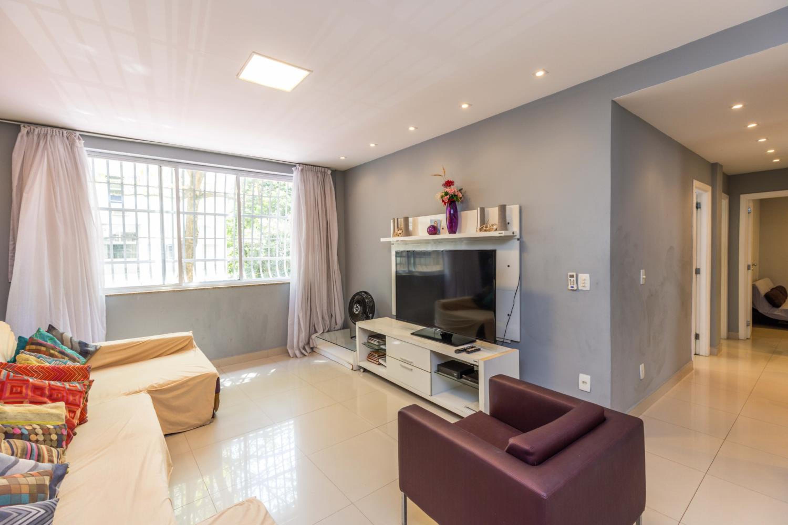 Copacabana Space - Style and comfort for big groups by the beach!